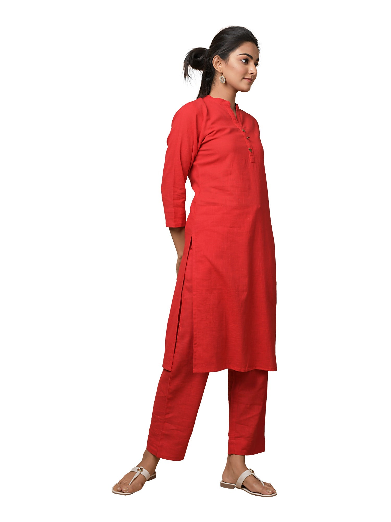 Kaajh Women's Red Solid Metal Embellishment Kurta