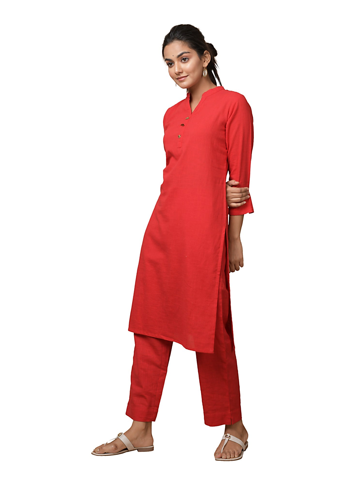Kaajh Women's Red Solid Metal Embellishment Kurta