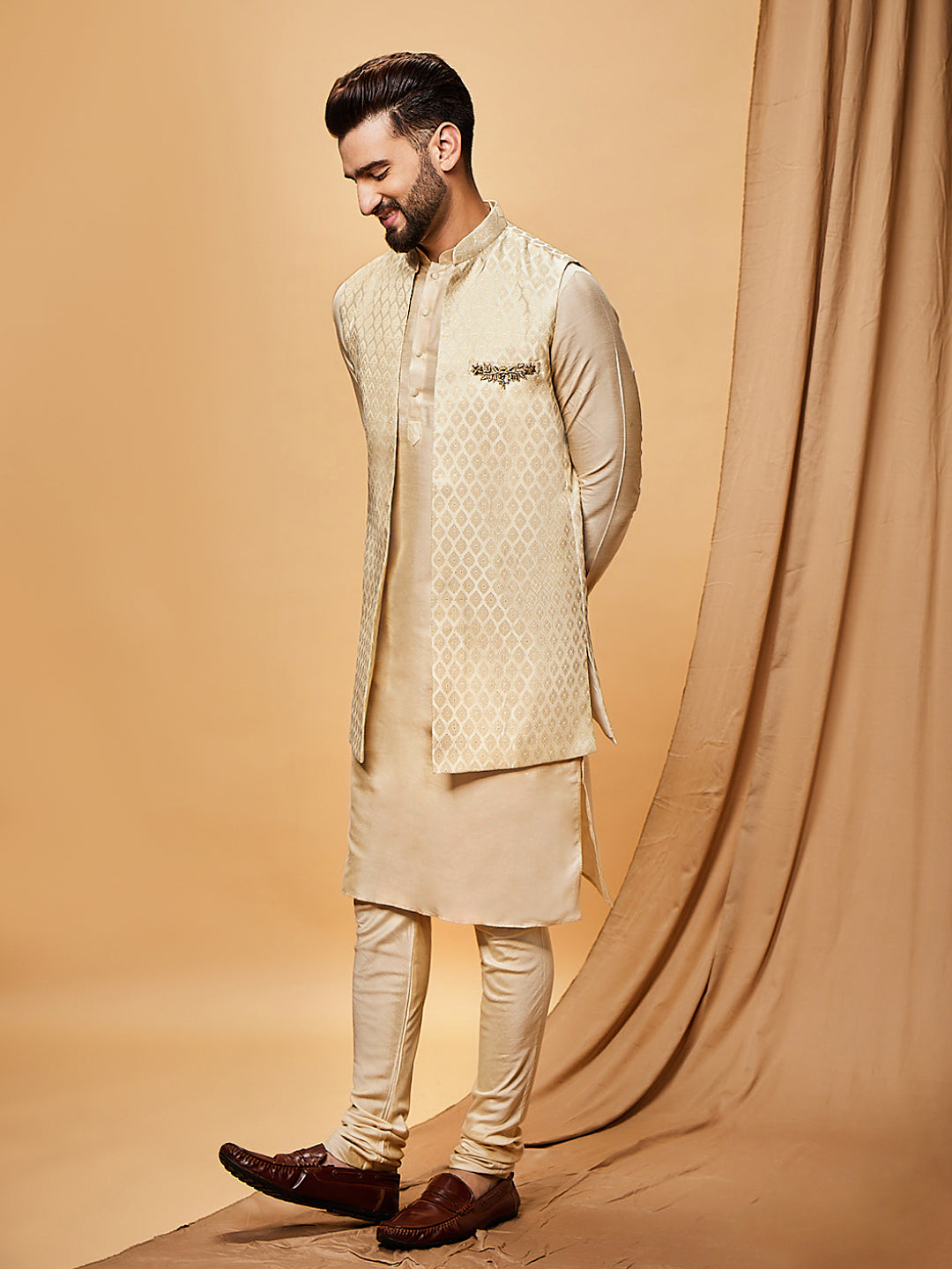 Kisah Men Off-White Kurta Jacket Churidar Set 