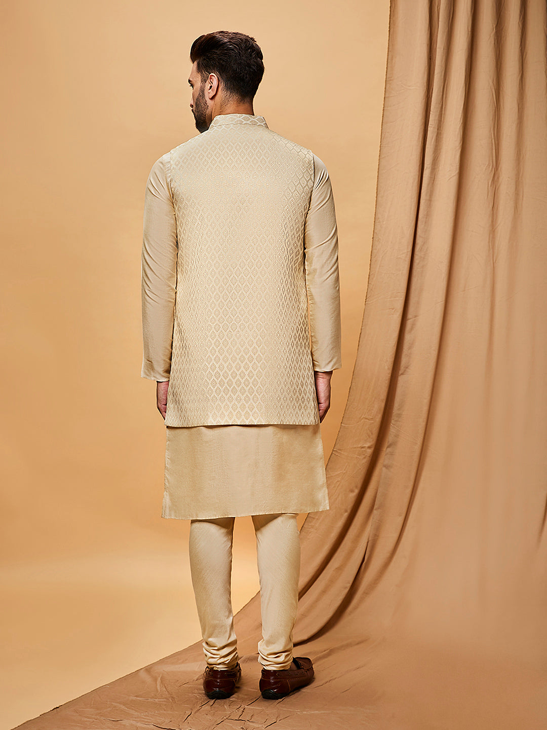 Kisah Men Off-White Kurta Jacket Churidar Set 