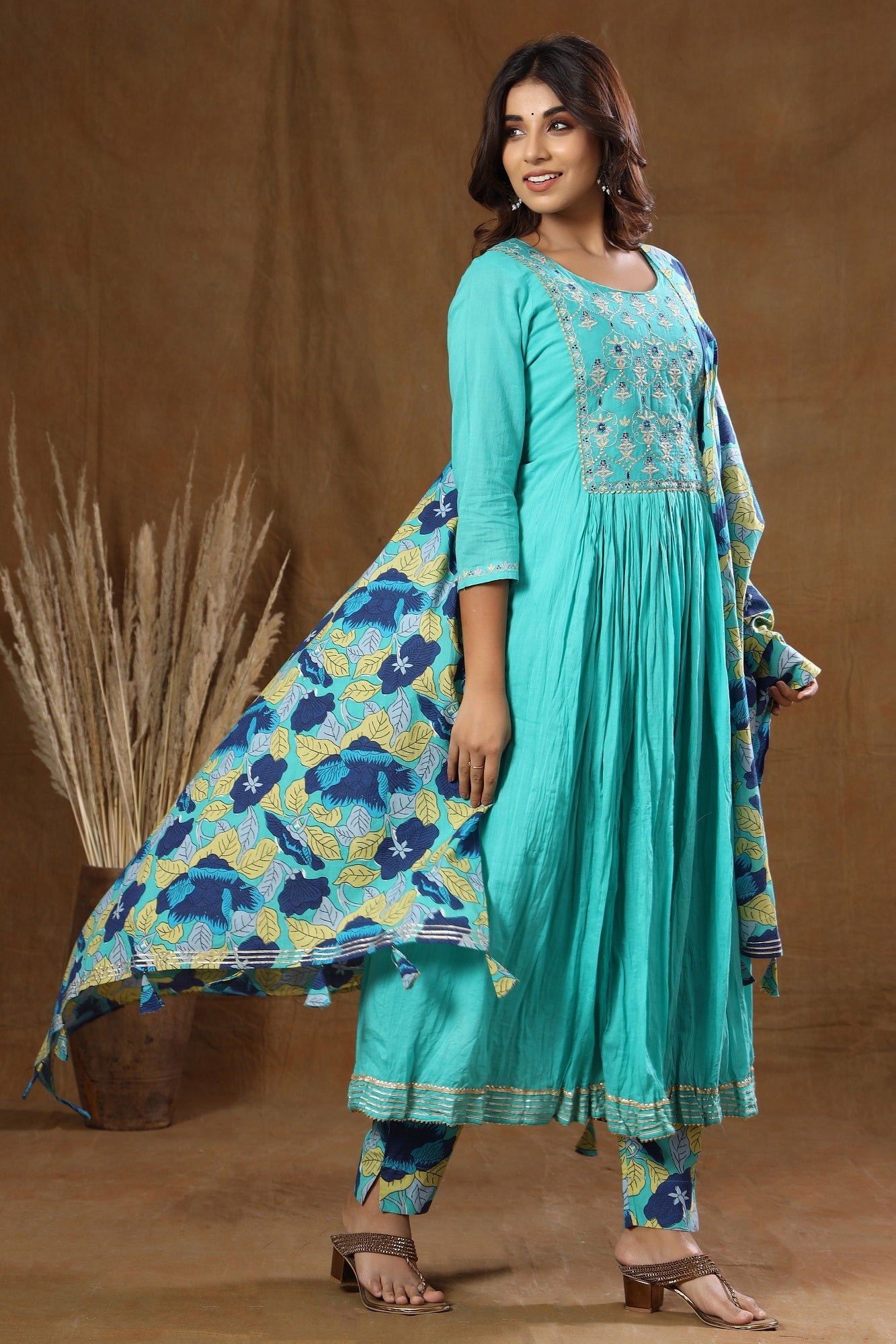 Kaajh Women's Turquoise Floral Print Anarkali Suit Set