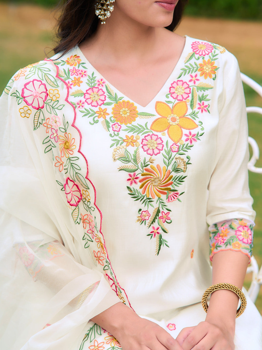 Embroidered Kurta With Pant & Organza Embroidered Dupatta, White - Hiral Fashion