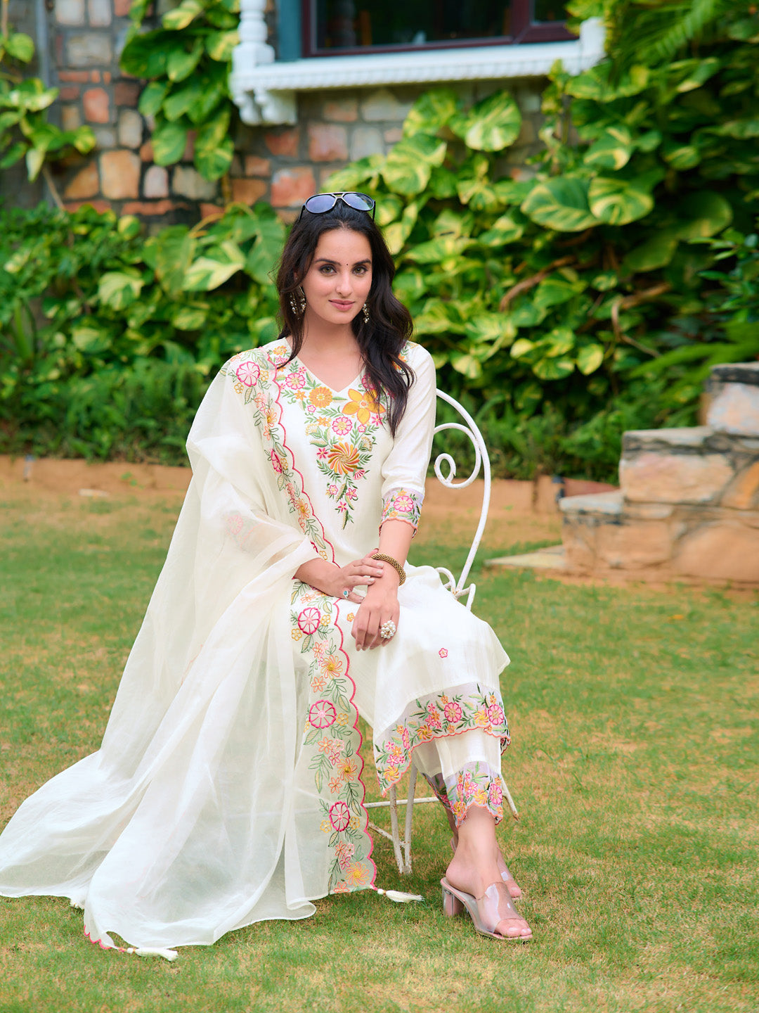Embroidered Kurta With Pant & Organza Embroidered Dupatta, White - Hiral Fashion