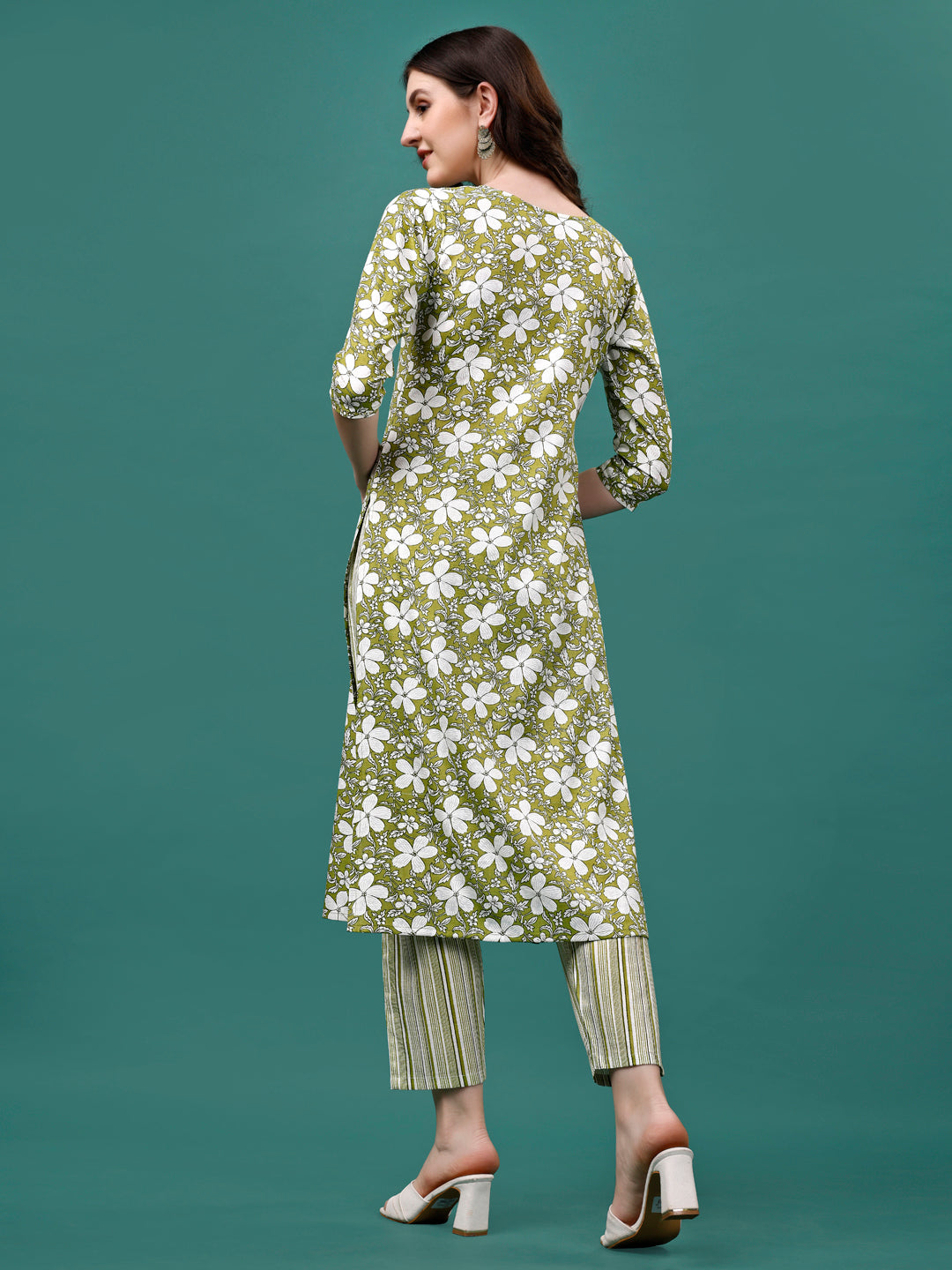 Floral Printed Casual Wear Kurta With Pant & Dupatta, Multicolor - Hiral Fashion