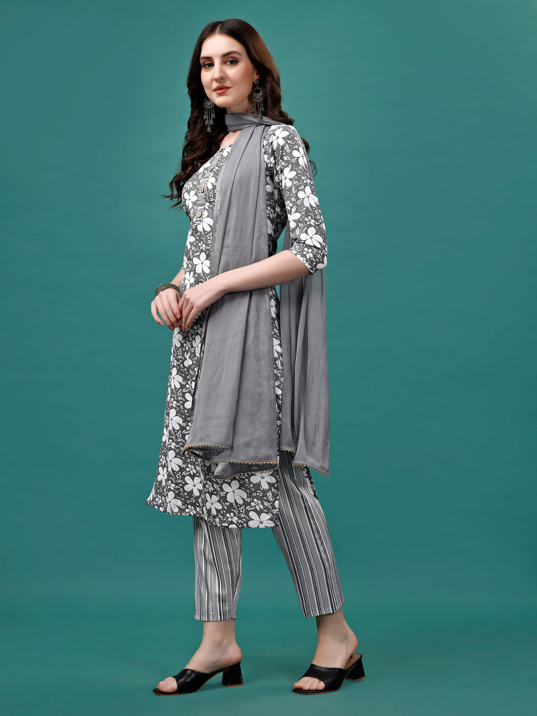 Floral Printed Casual Wear Kurta With Pant & Dupatta, Multicolor - Hiral Fashion