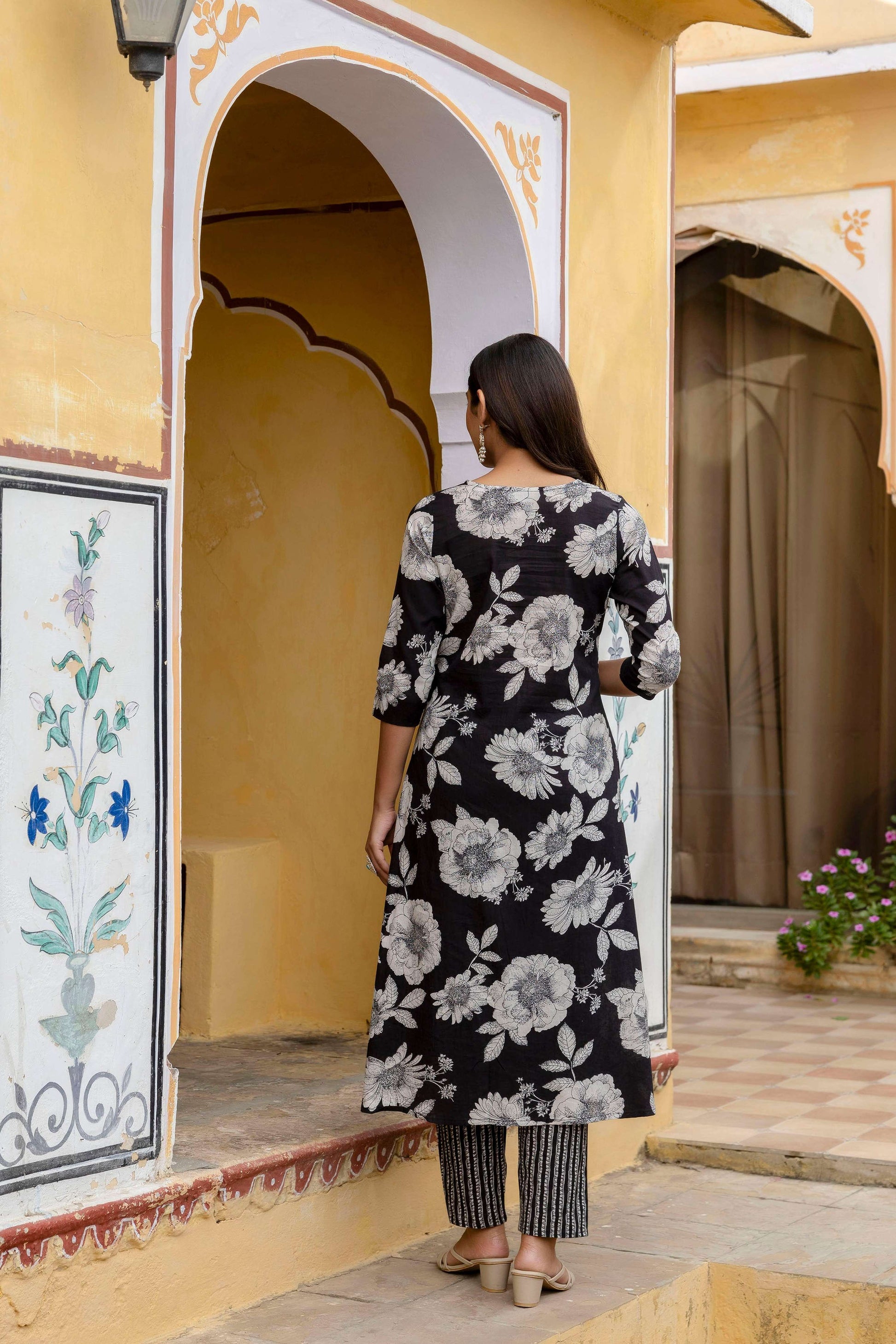 Floral Printed Kurta With Pant & Stripe Printed Dupatta, Black - Hiral Fashion