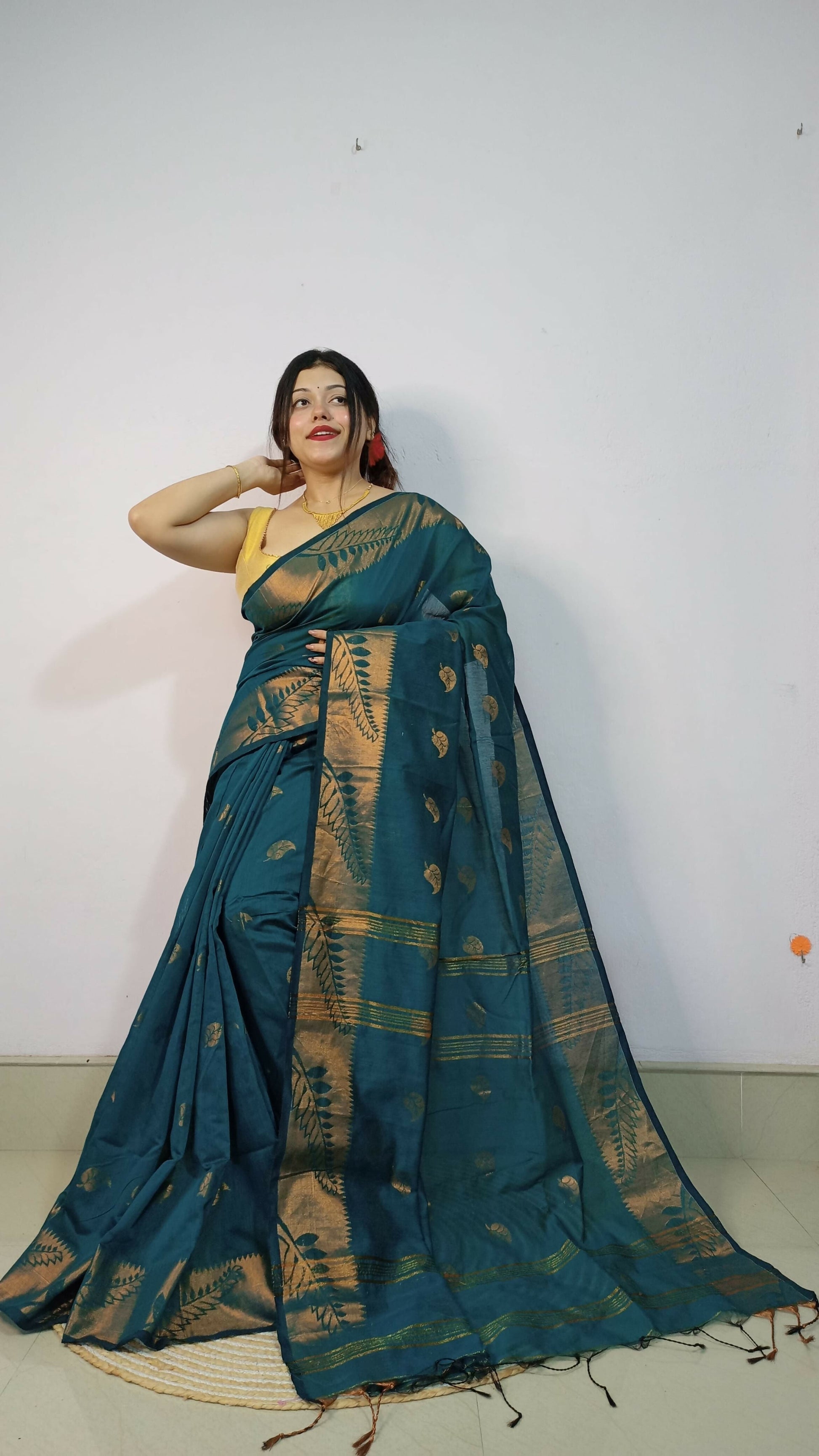 Exclusive Collection Beautiful Purssion Green Cotton Silk Woven Handloom Grab2Buy With Running Blouse Piece 