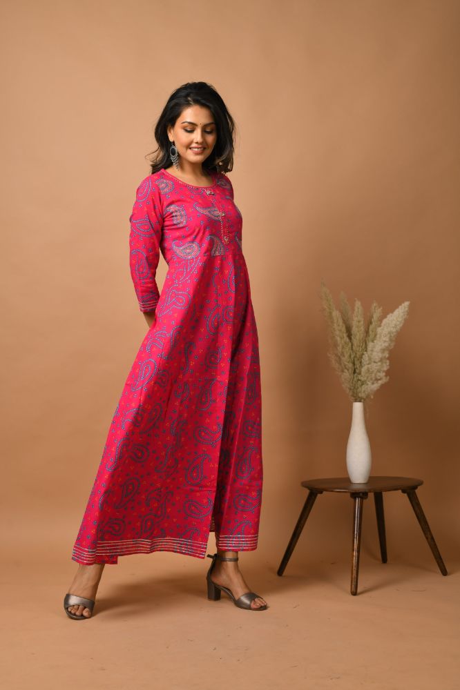 Kaajh Women's Pink Paisley Print kurta