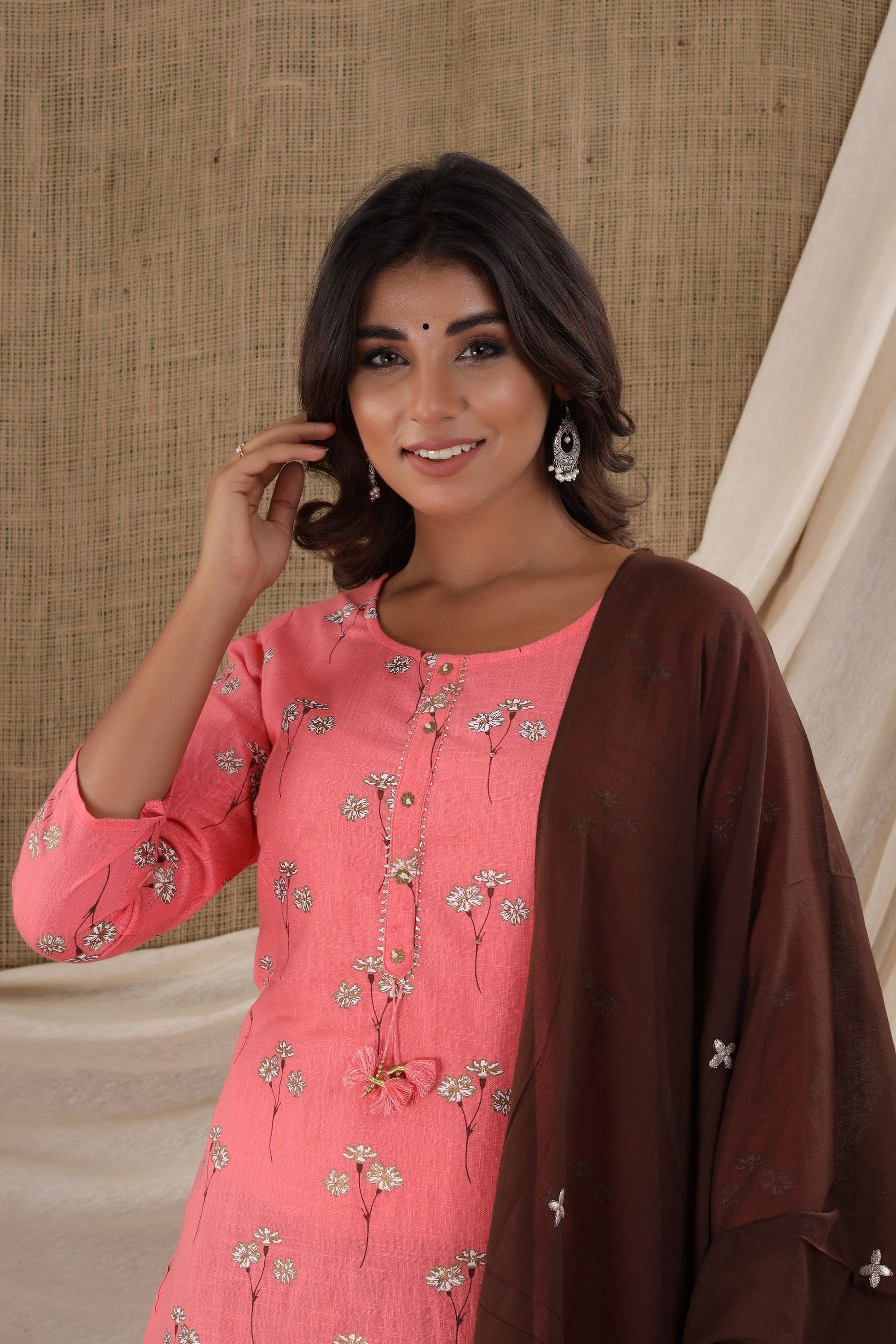 Kaajh Pink Floral Print Beautiful Suit Set For Women