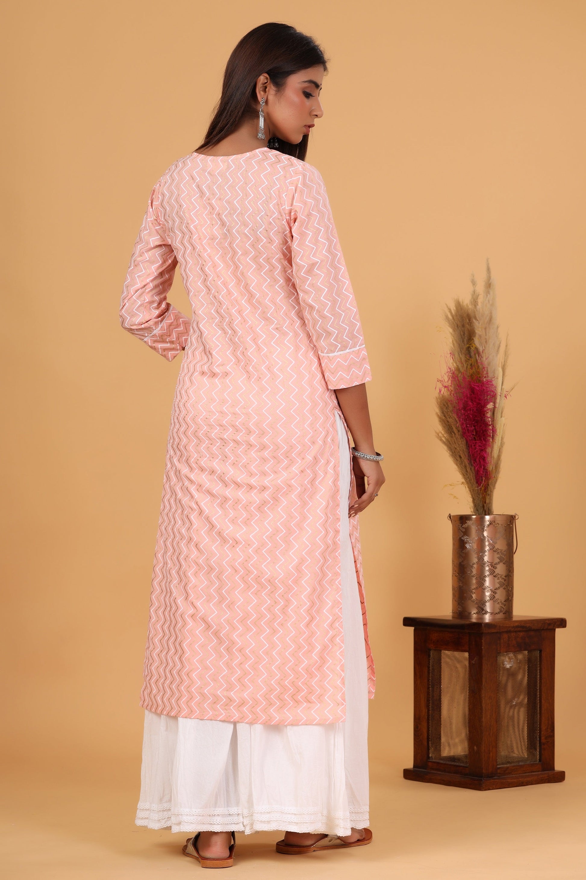 Kaajh Women's Pink Zigzag Print Kurta