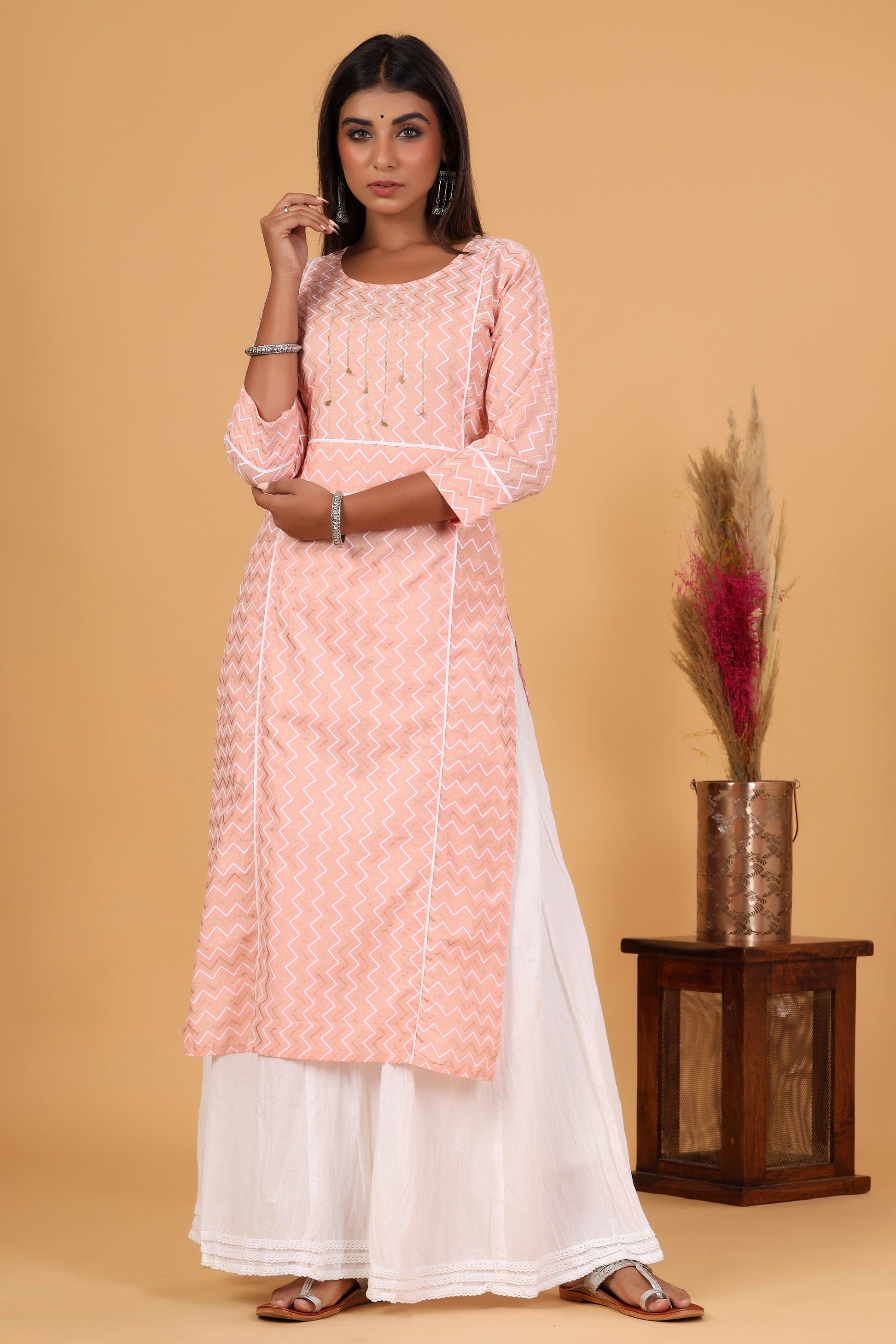 Kaajh Women's Pink Zigzag Print Kurta
