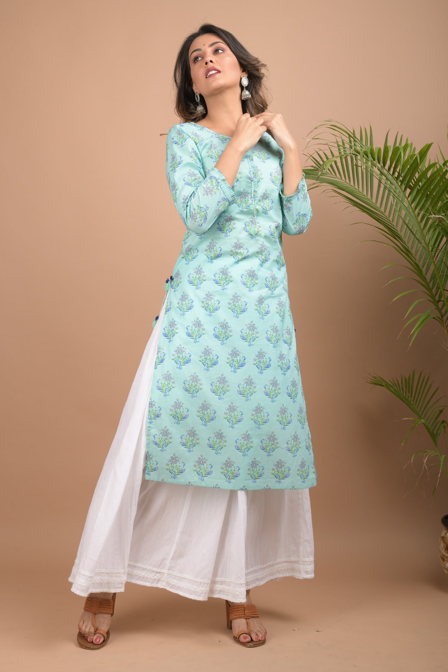 Kaajh Women's Sky Blue Floral Print kurta