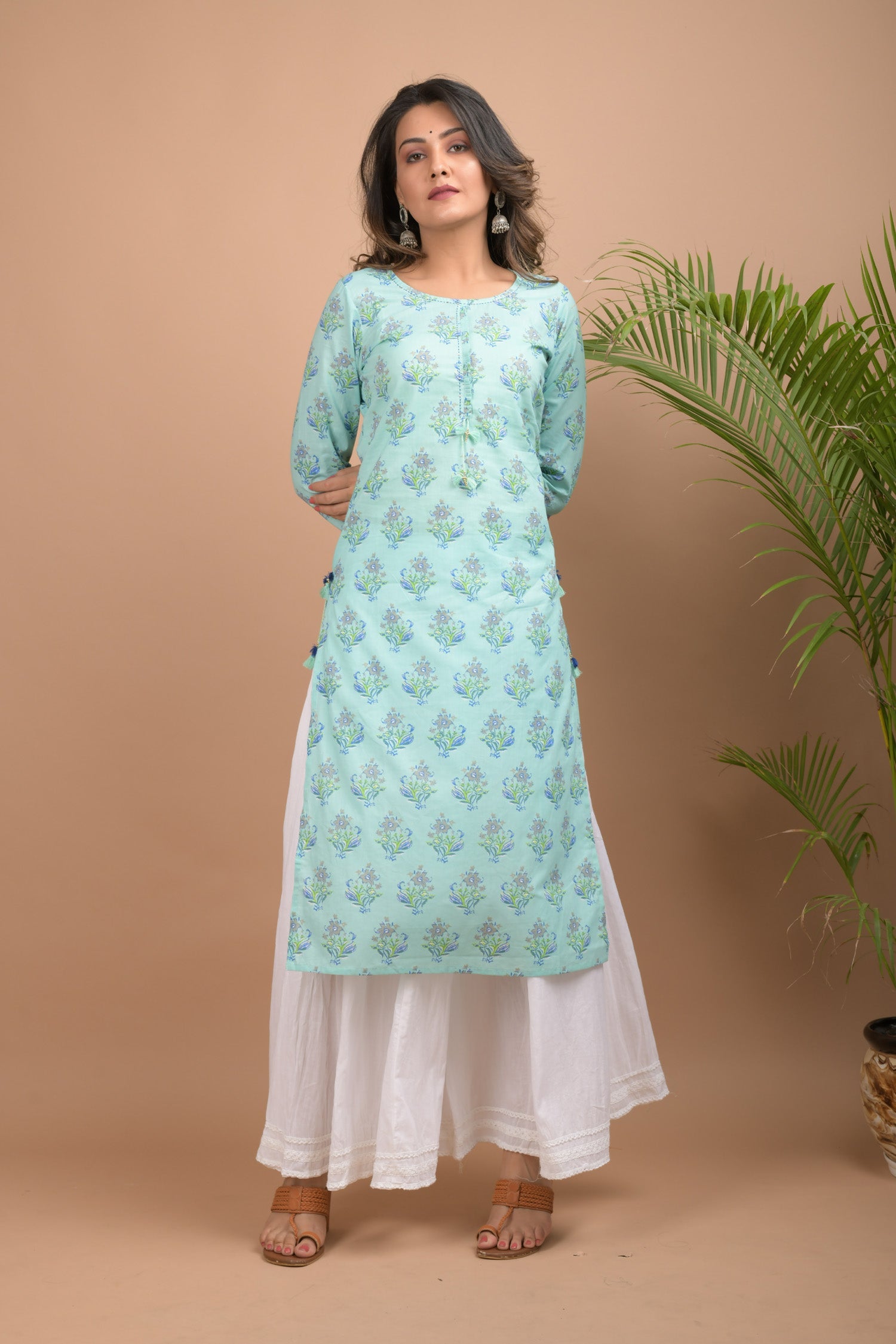 Kaajh Women's Sky Blue Floral Print kurta