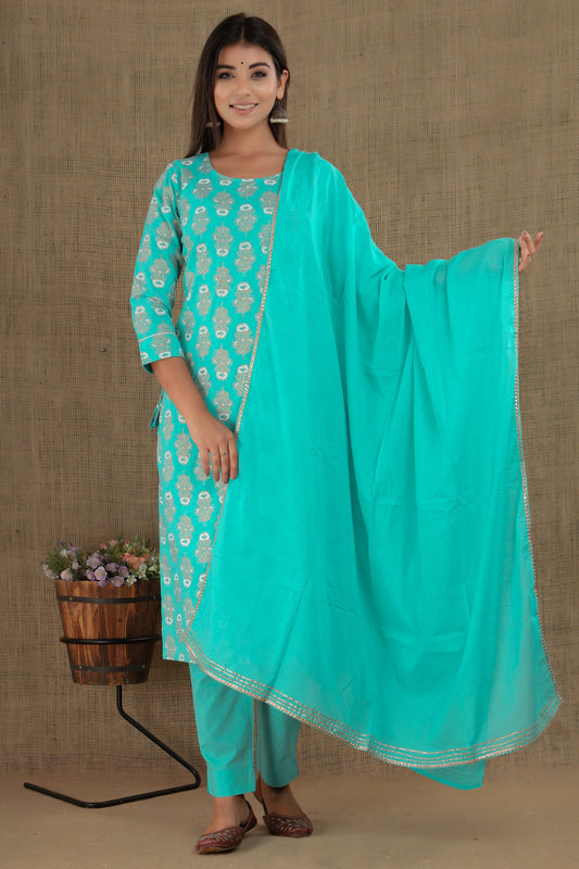 Kaajh Women's Green Floral Printed Suit Set