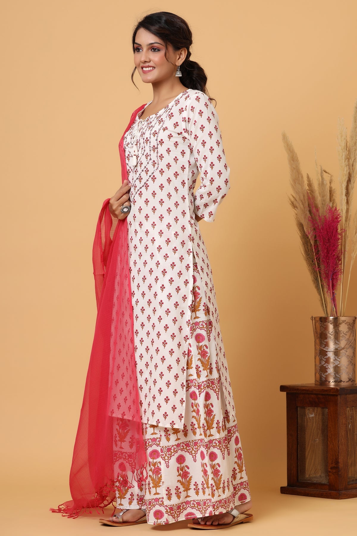 Kaajh Women's White Red Floral Print Suit Set