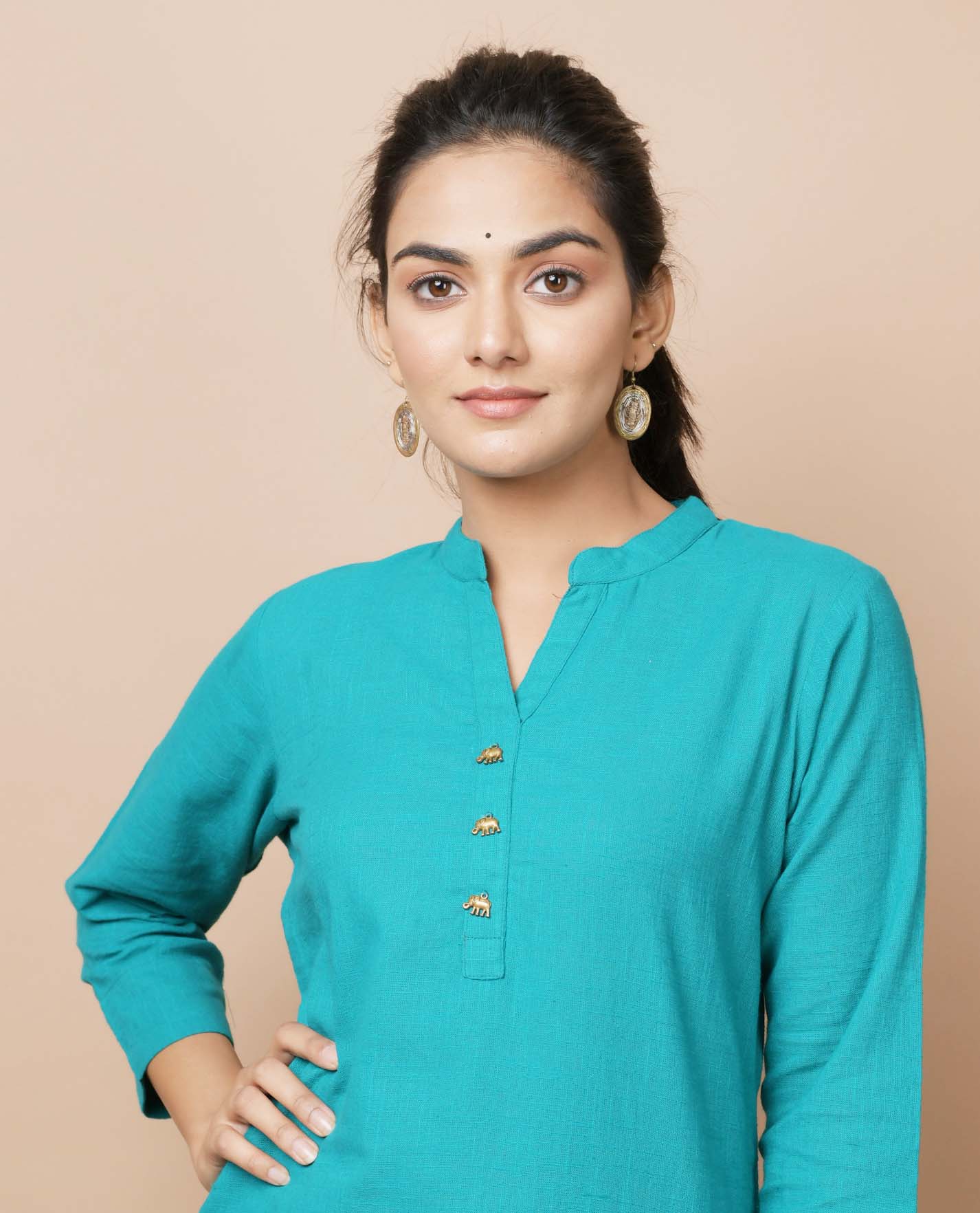 Kaajh Women's Teal Green Solid Cotton Kurta Pant Set