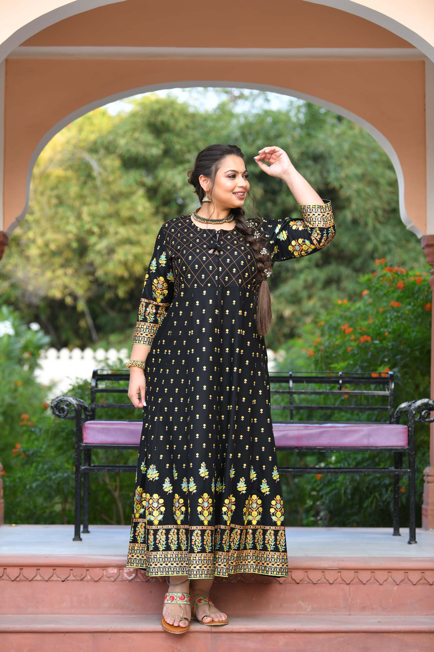 Kaajh Women's Black Gold Printed Ethnic Kurta