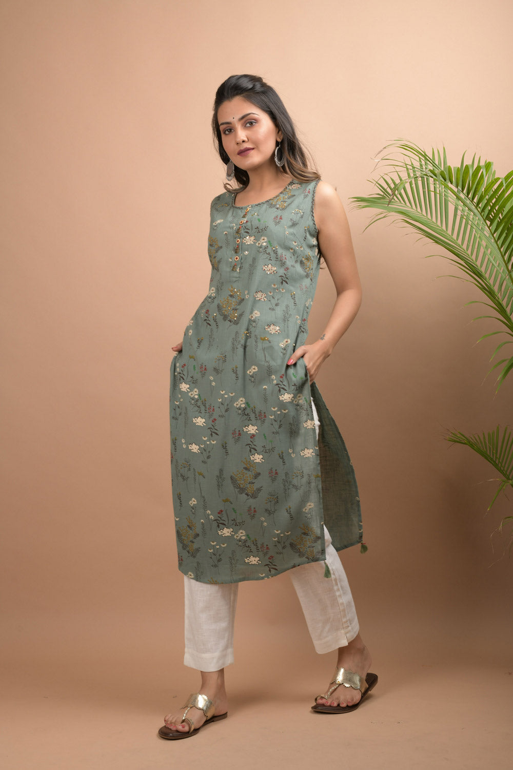Kaajh Women's Green Sleeveless Printed Kurta Pant Set