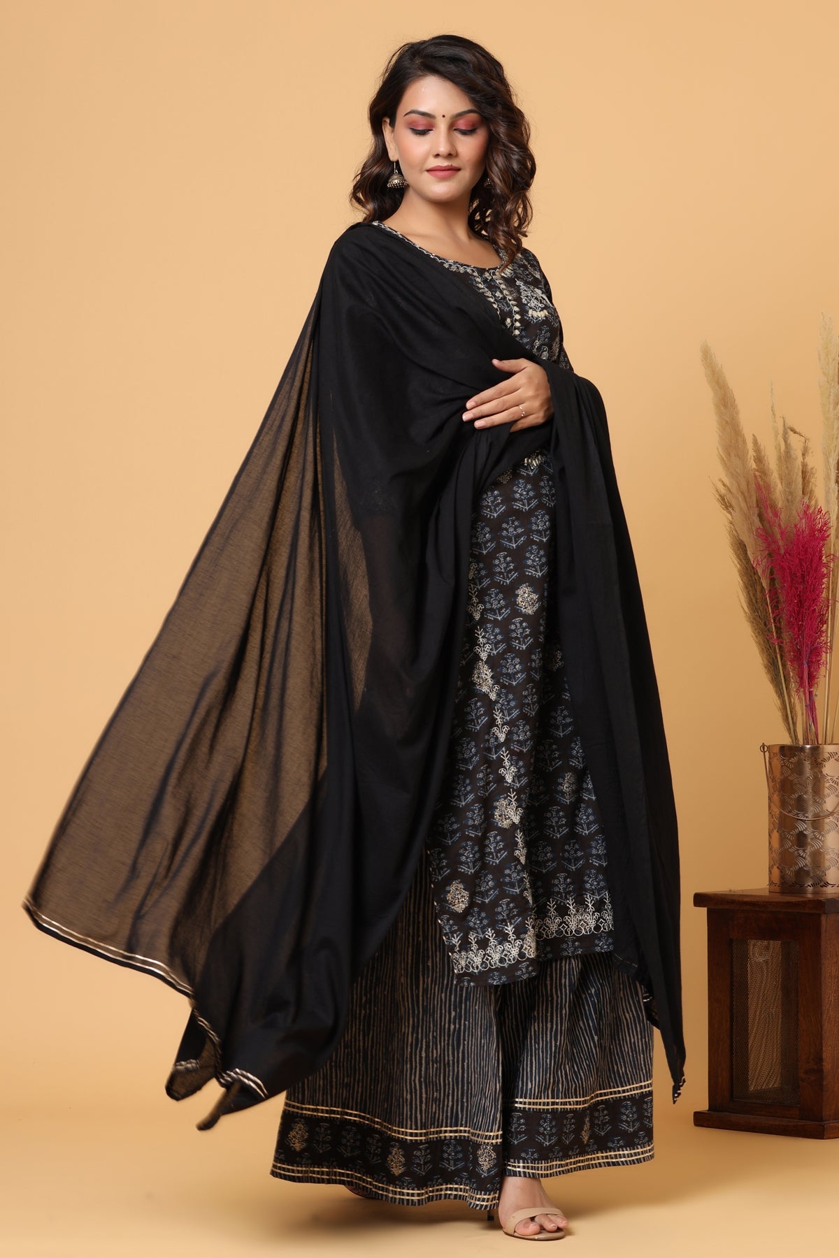Kaajh Women's Black Zari Embroidery Printed Suit Set