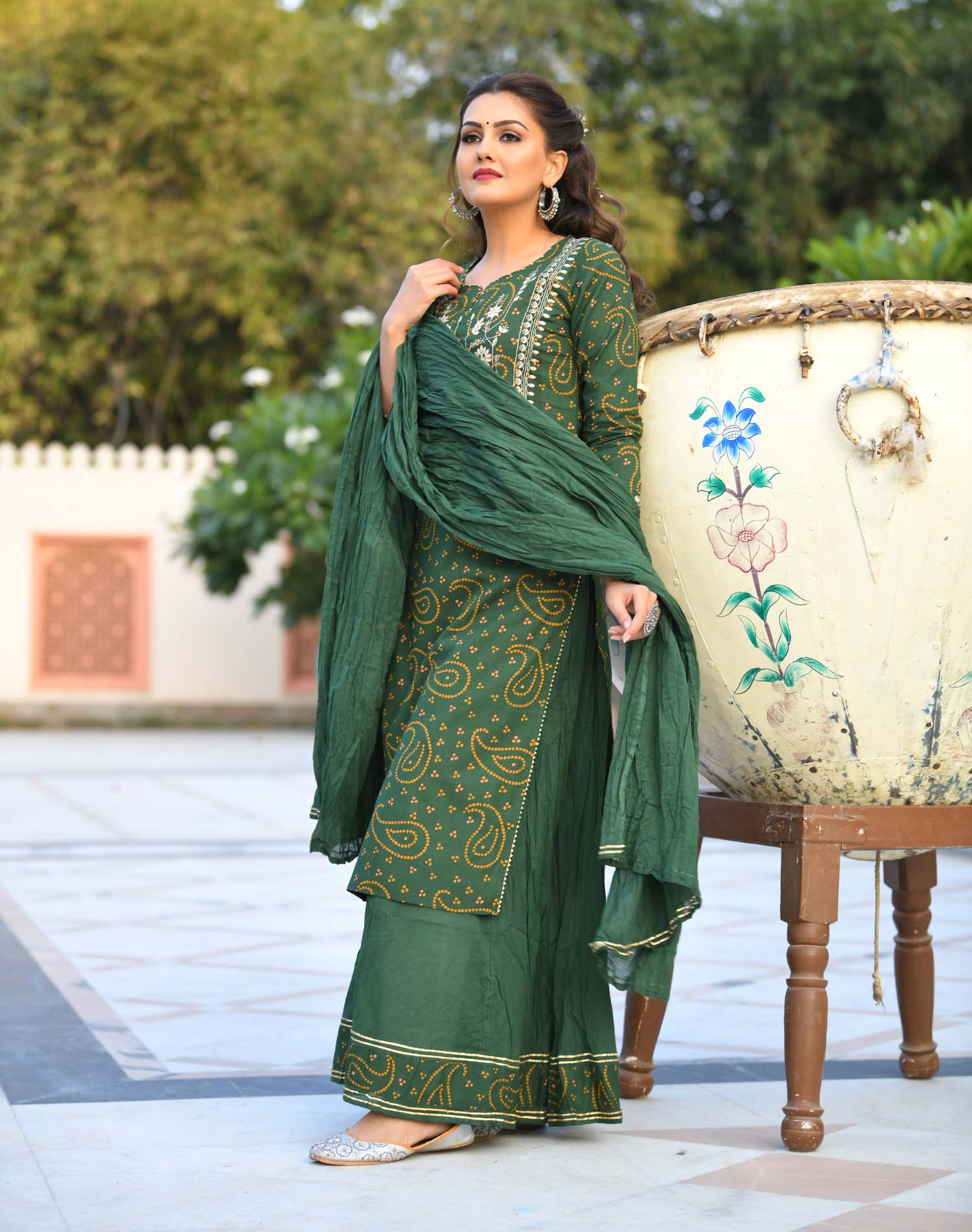 Kaajh Women's Green Bandhej Print Suit Set
