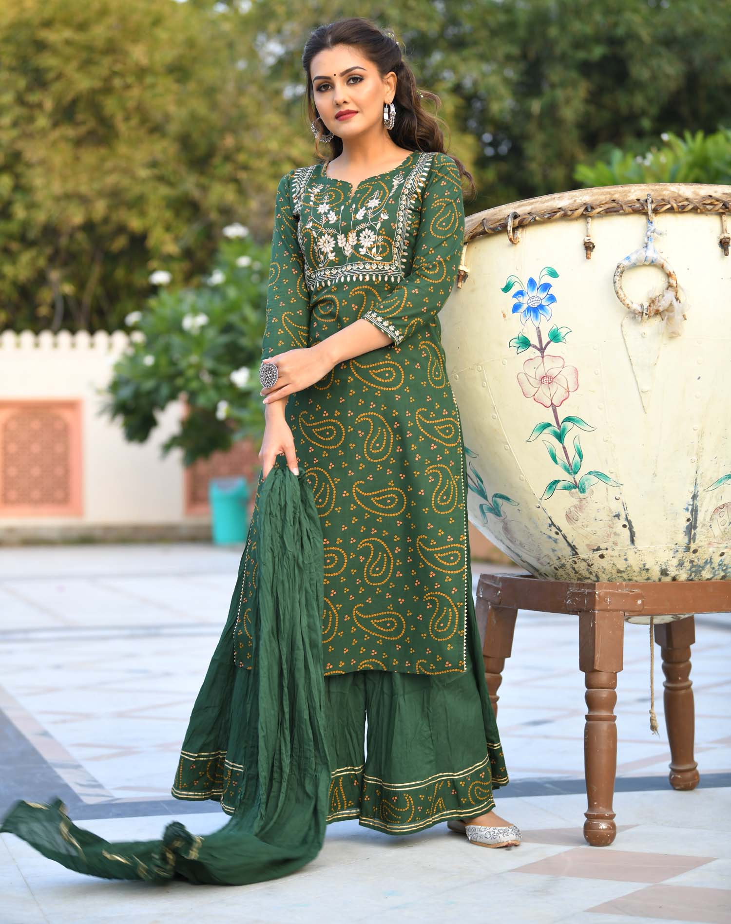 Kaajh Women's Green Bandhej Print Suit Set