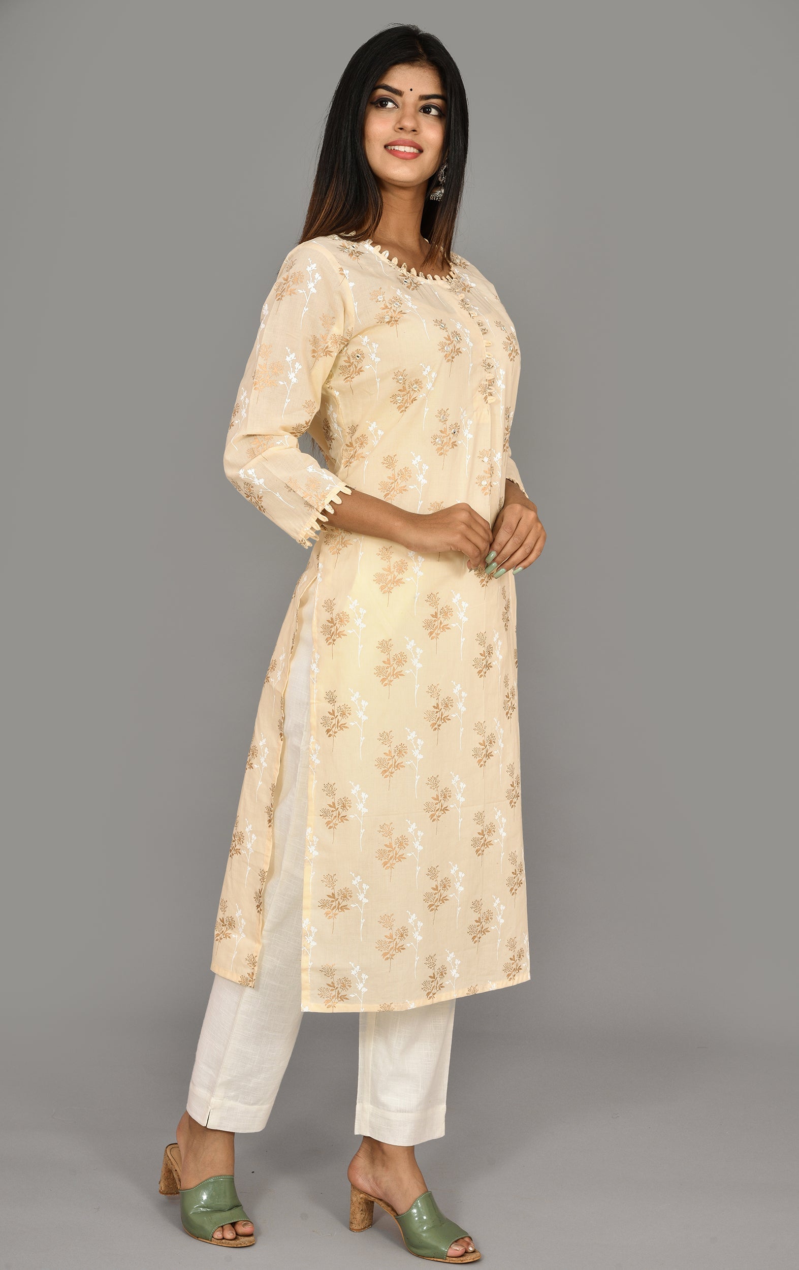 Kaajh Women's Off White Cotton Kurta Pant Set