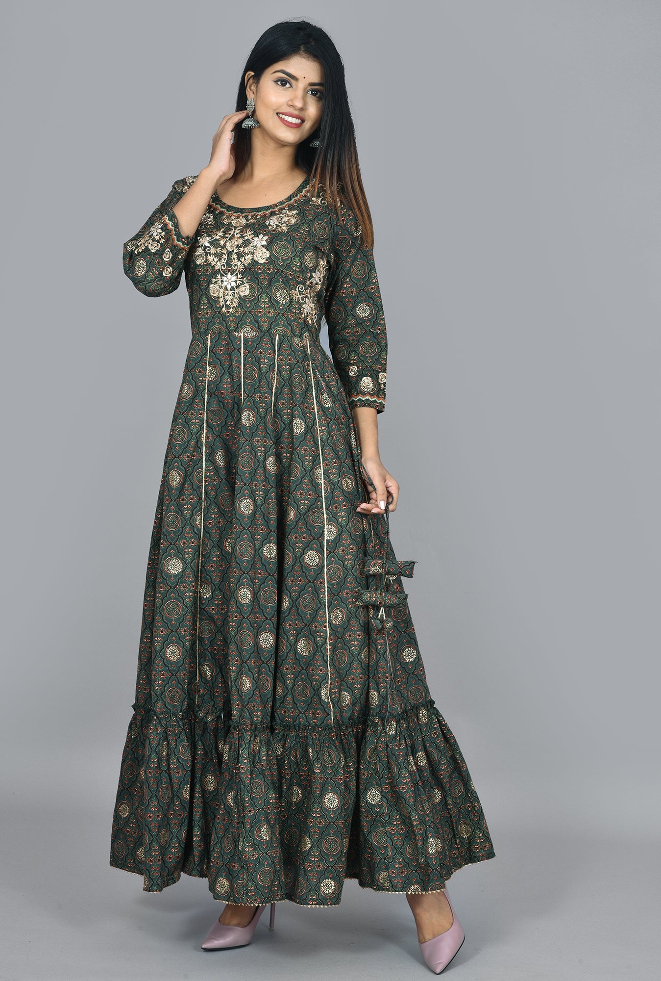 Kaajh Women's Green Zari Embroidery Anarkali Kurta