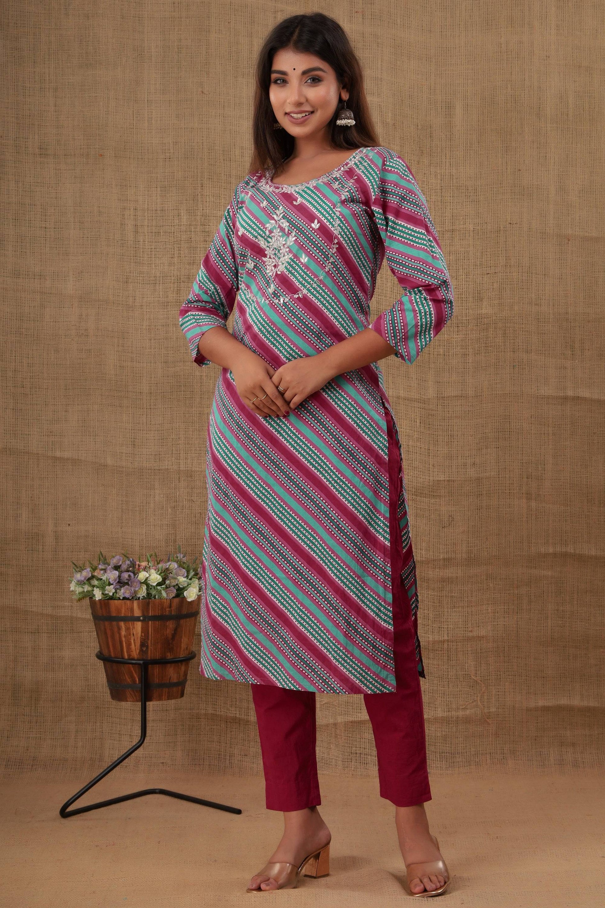 Kaajh Women's Maroon Lahariya Cotton Kurta Pant Set