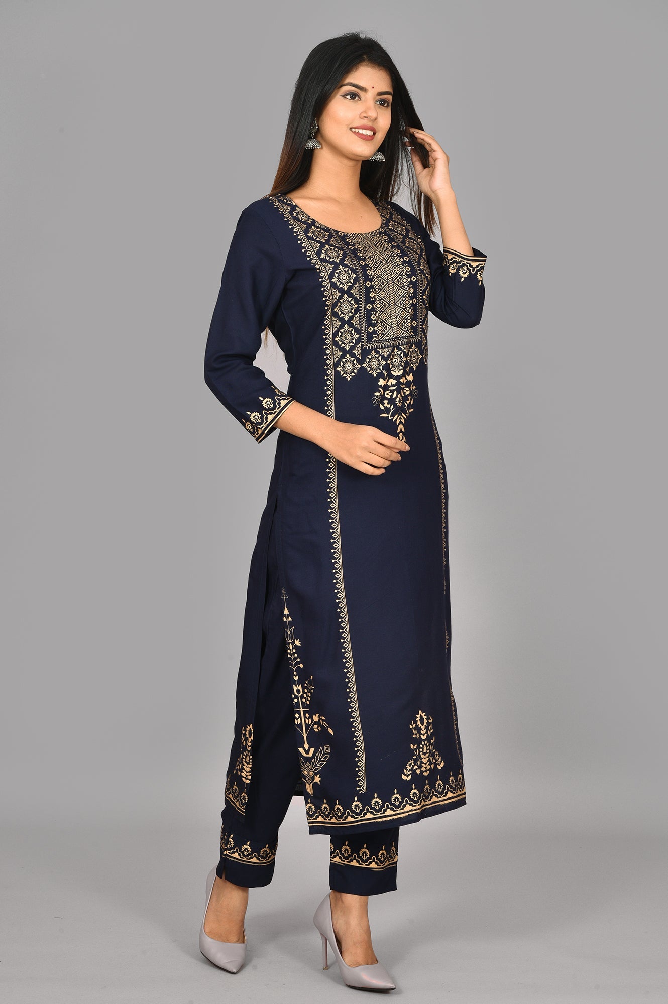 Kaajh Blue Gold Printed Kurta Pant Set For Women