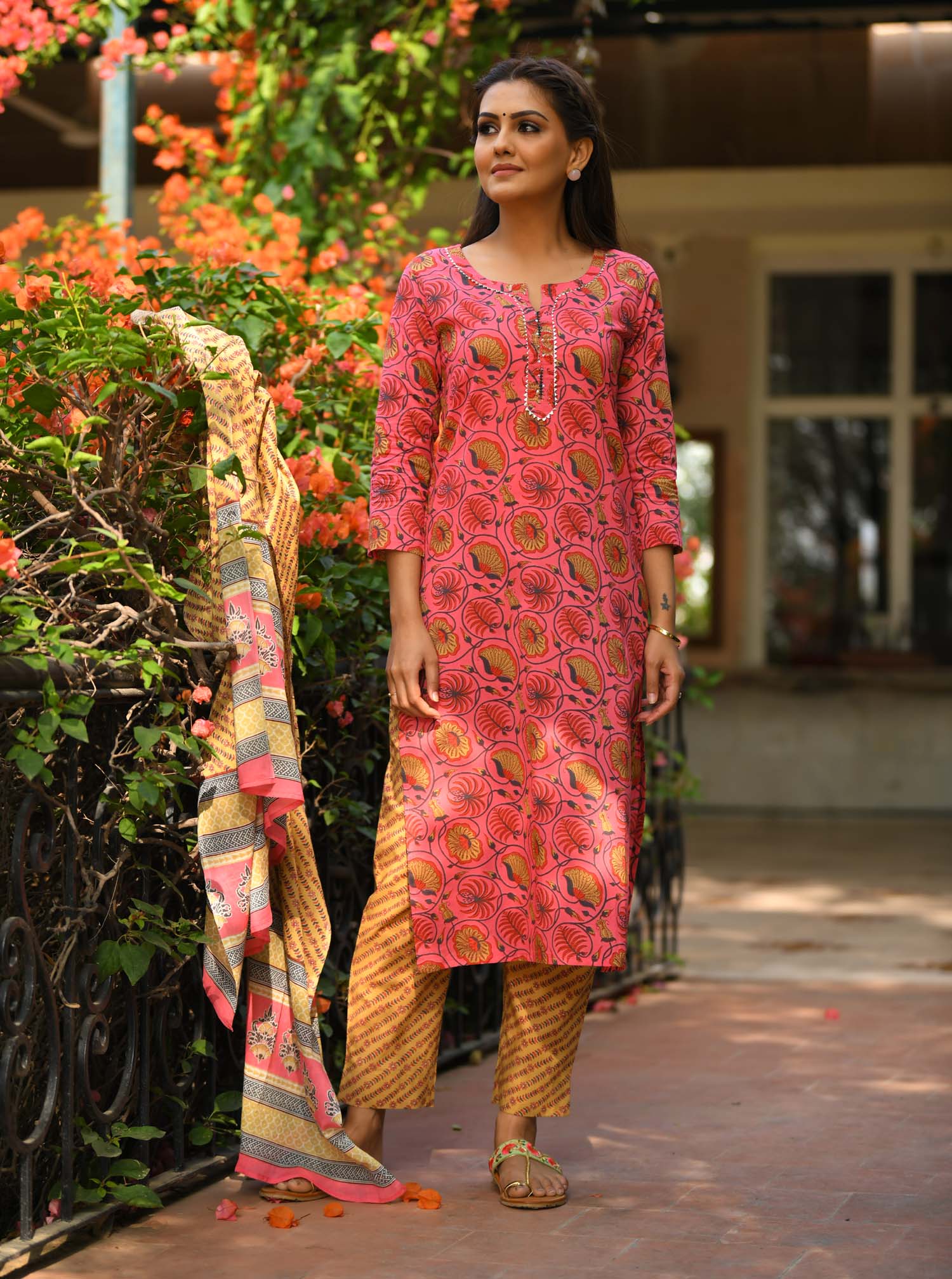 Kaajh Pink Floral Print Suit Set For Women