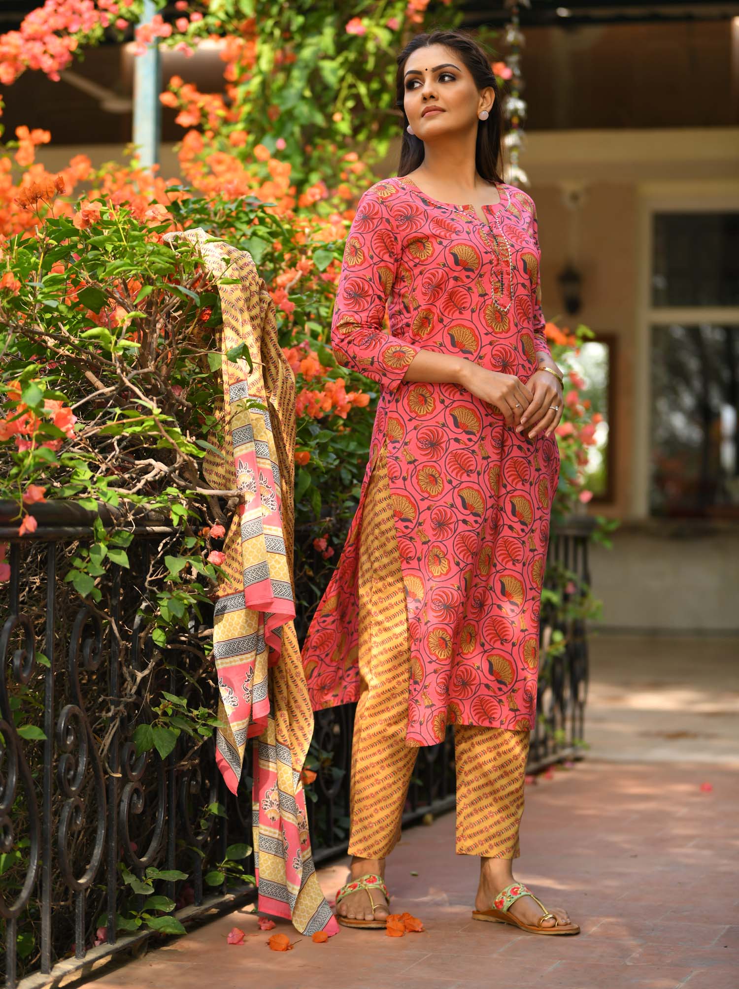 Kaajh Pink Floral Print Suit Set For Women