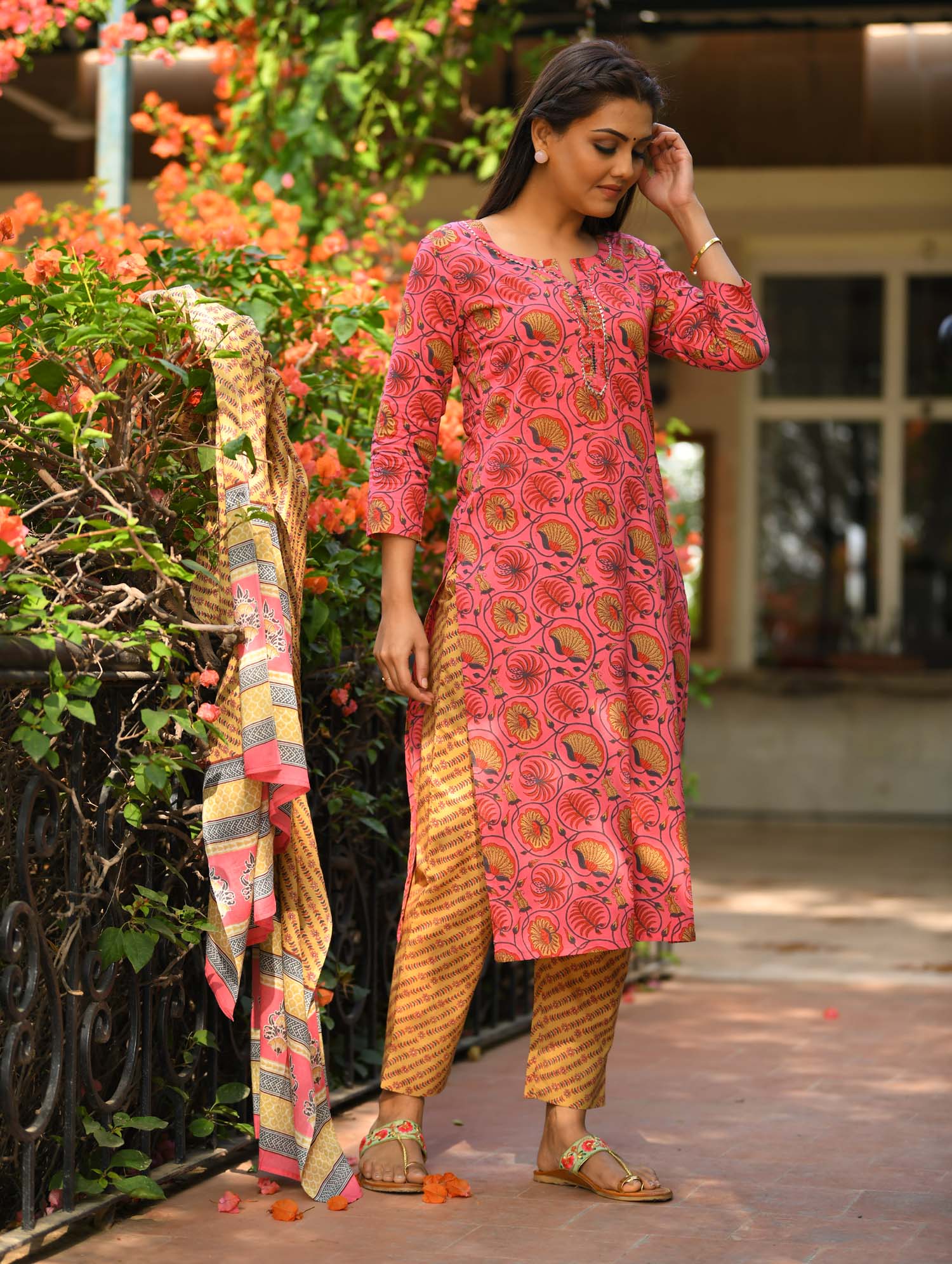 Kaajh Pink Floral Print Suit Set For Women