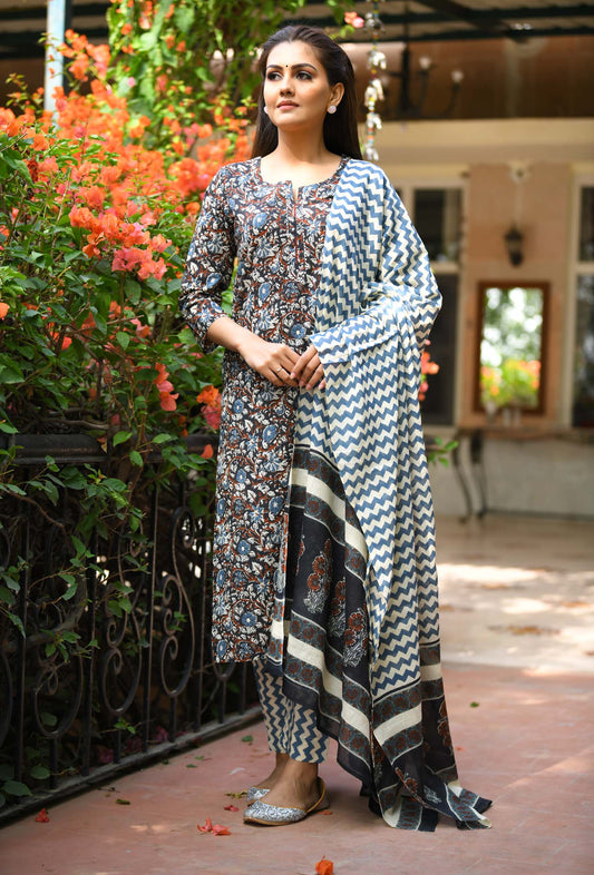 Kaajh Women's Black Floral Print Suit Set