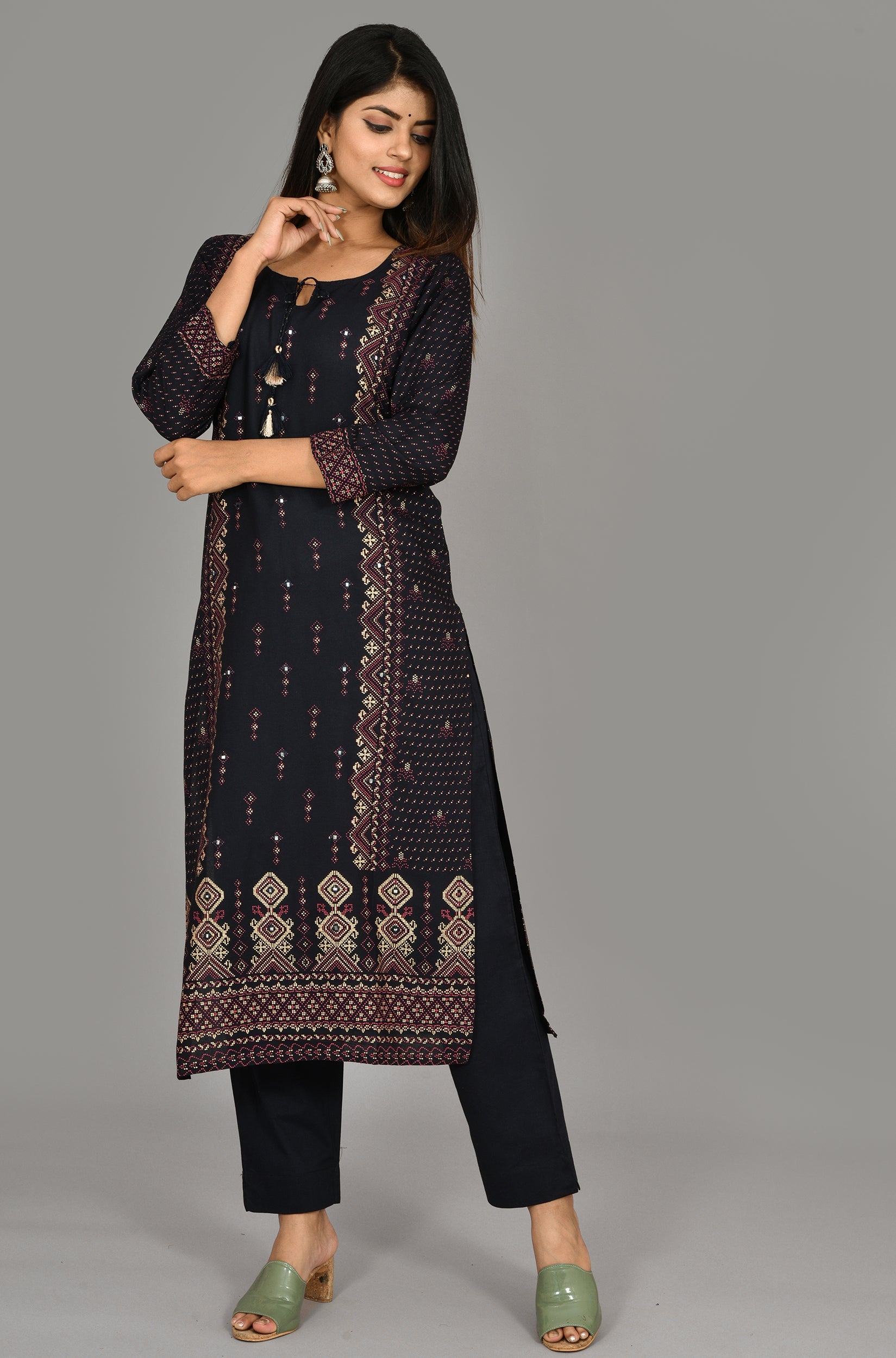Kaajh Women's Blue Gold Printed Kurta Pant Set