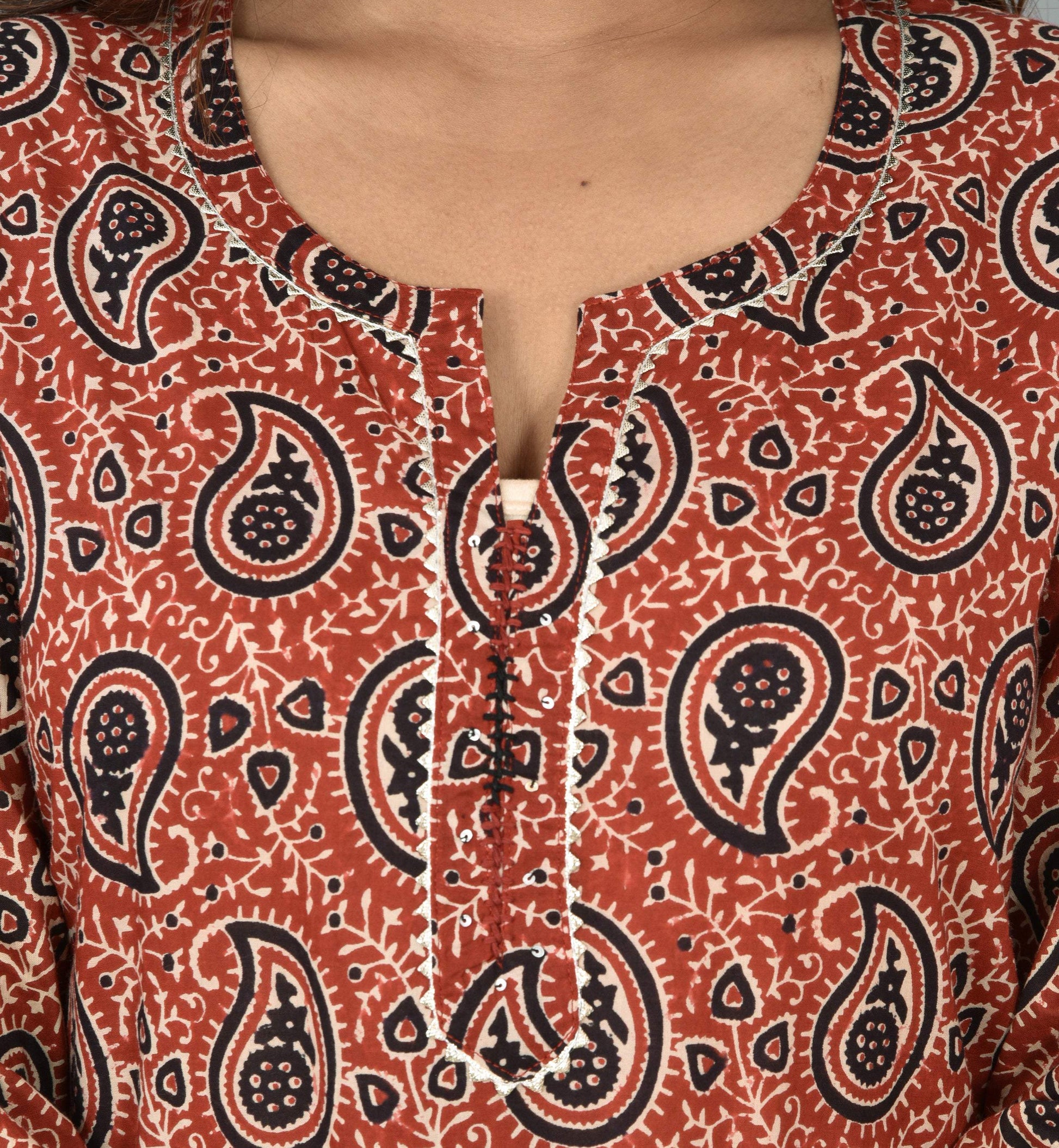 Kaajh Women's Red Paisley Print Cotton Suit Set