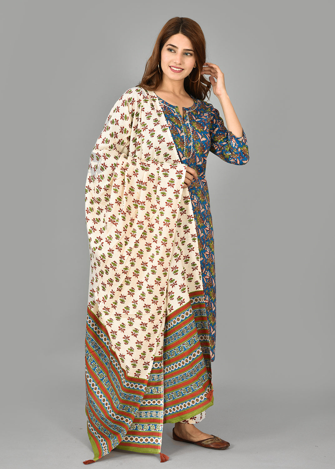 Kaajh Blue Floral Print Cotton Suit Set For Women
