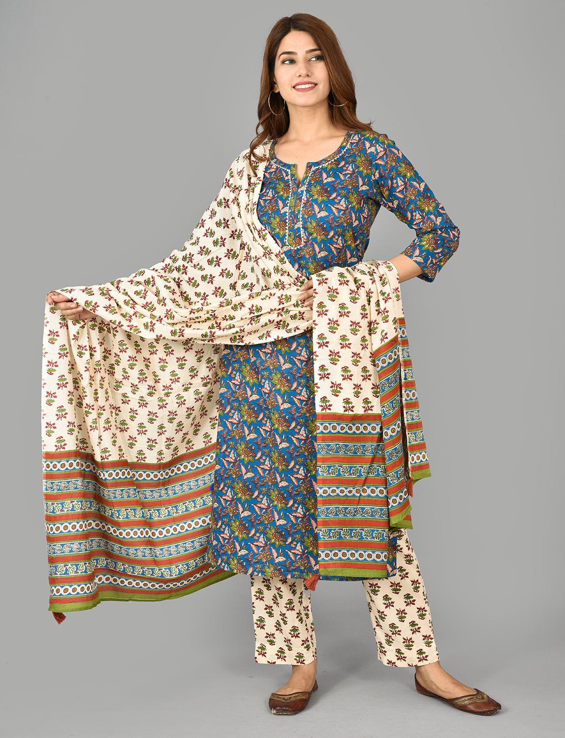Kaajh Blue Floral Print Cotton Suit Set For Women