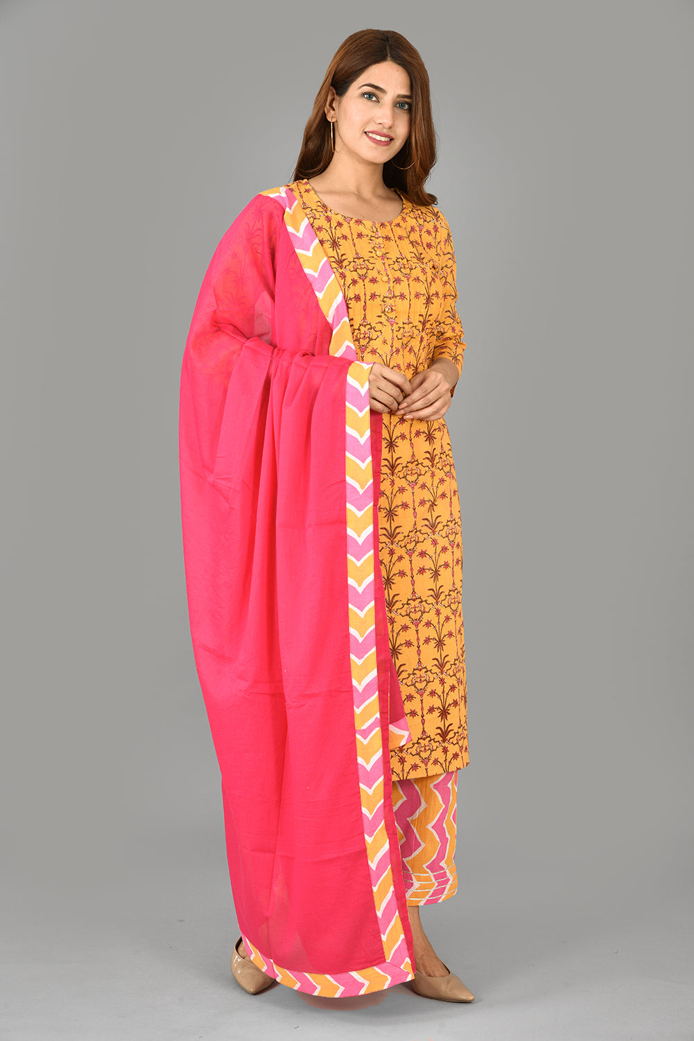 Kaajh Yellow Floral Print Suit Set For Women