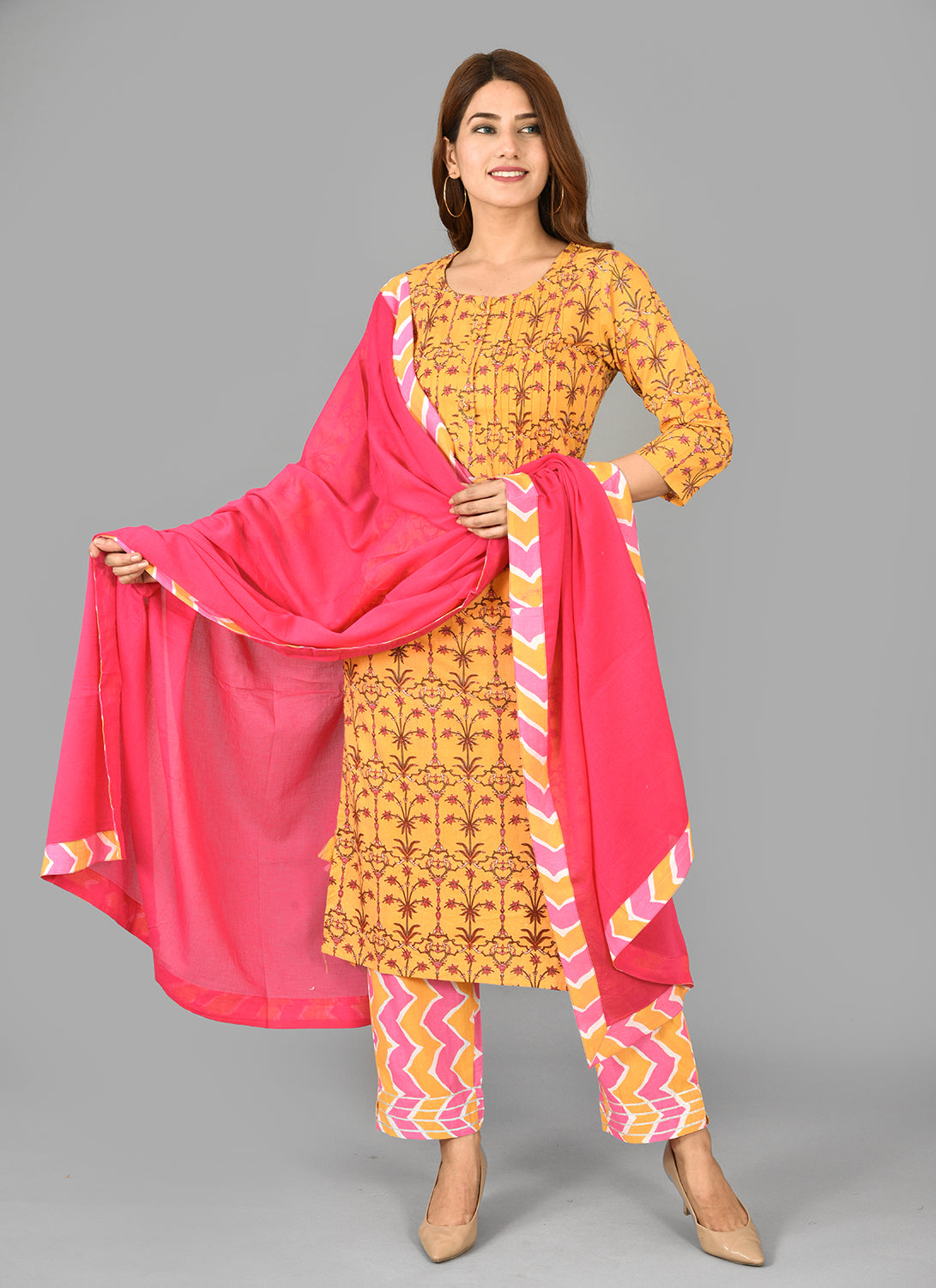 Kaajh Yellow Floral Print Suit Set For Women