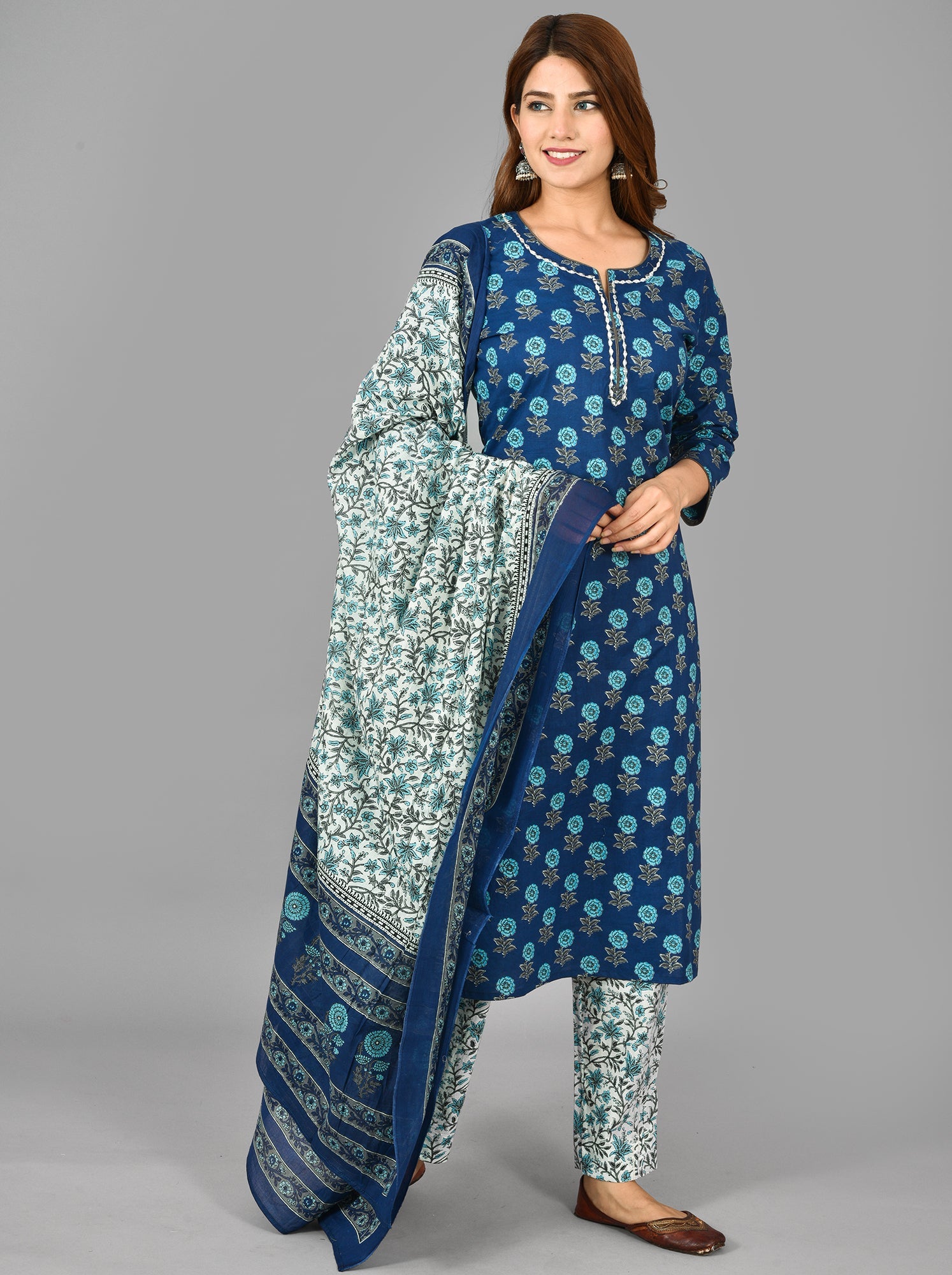 Kaajh Women's Blue Floral Print Cotton Suit Set