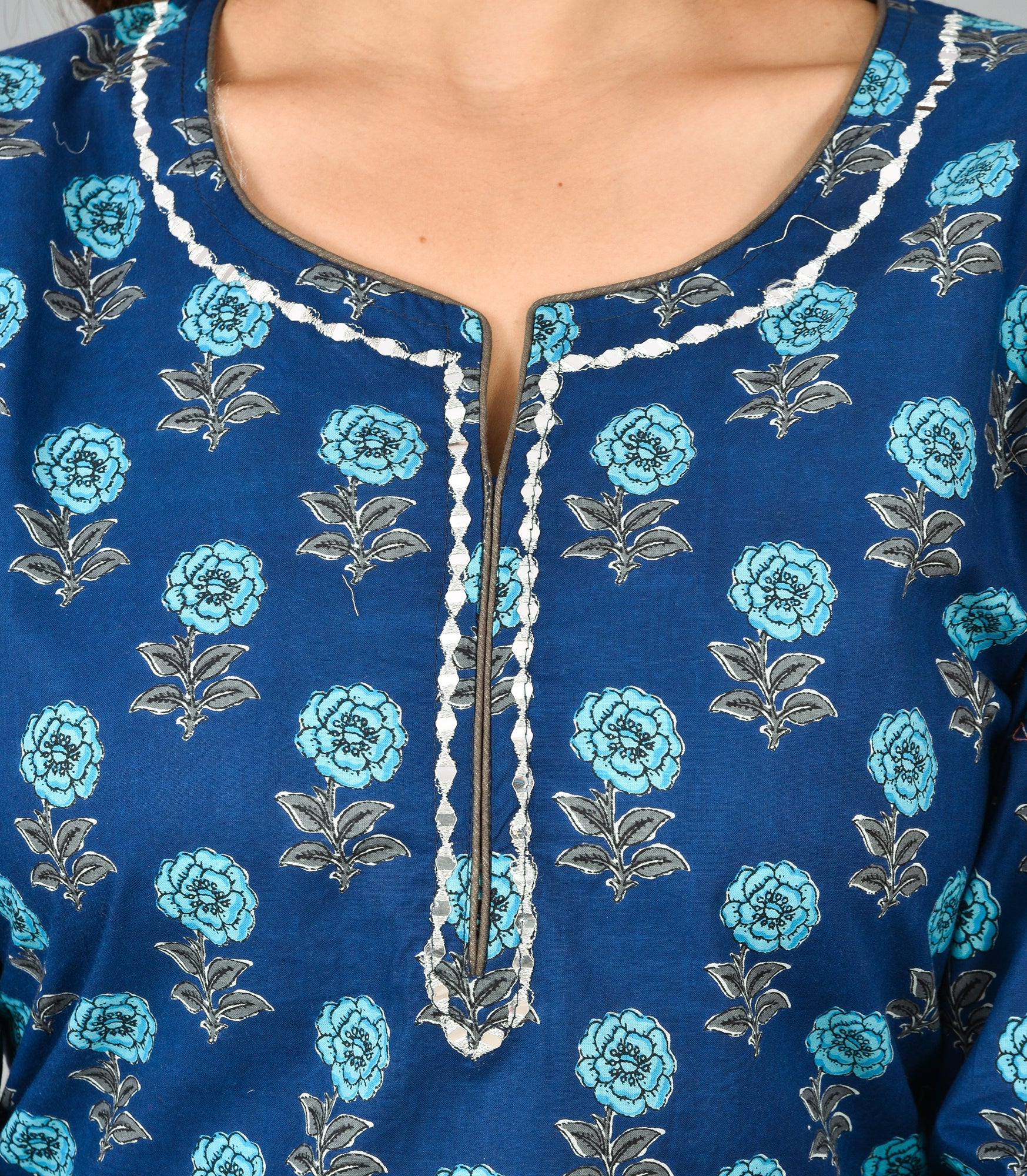 Kaajh Women's Blue Floral Print Cotton Suit Set