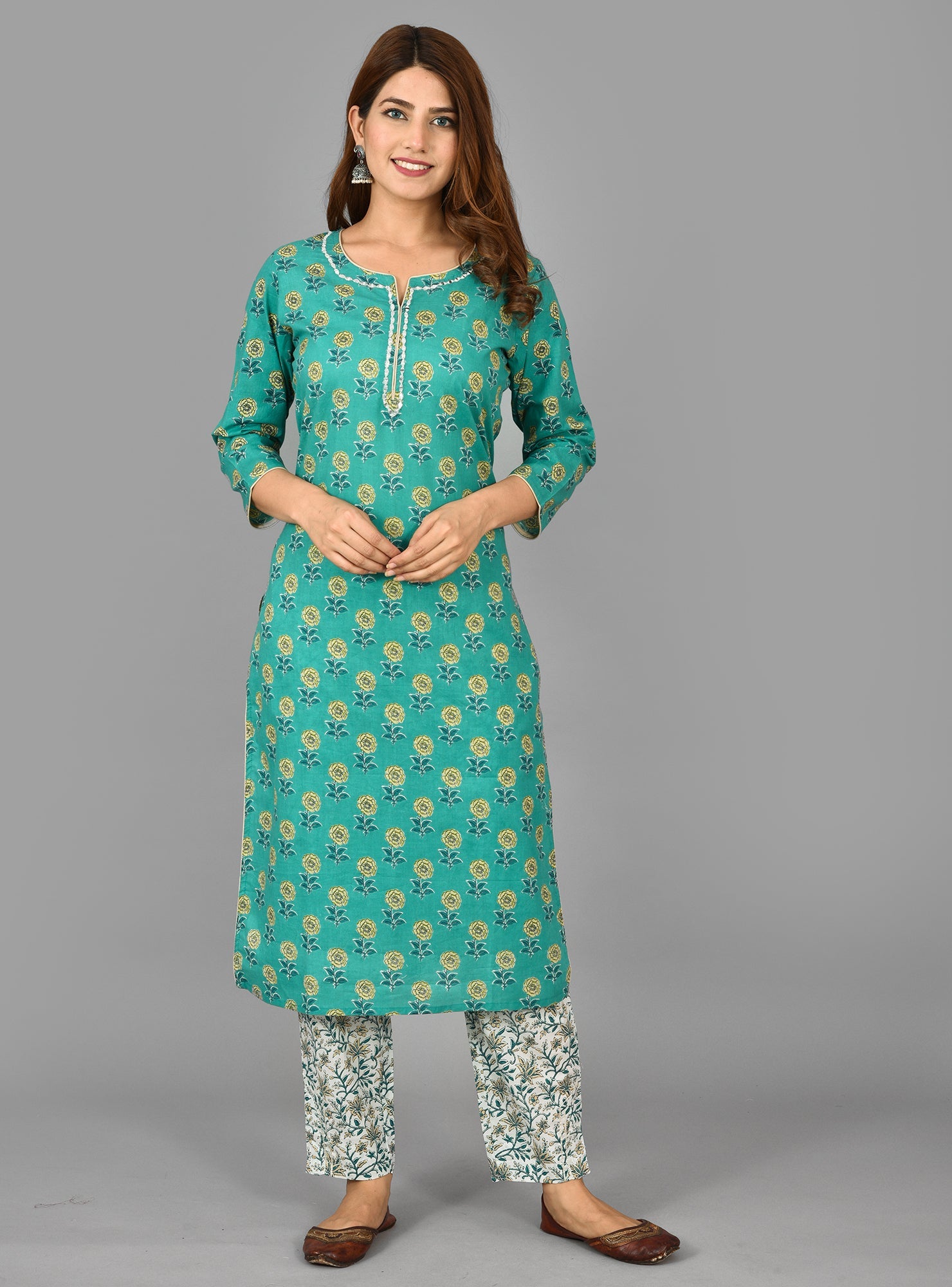 Kaajh Women's Green Floral Print Cotton Suit Set