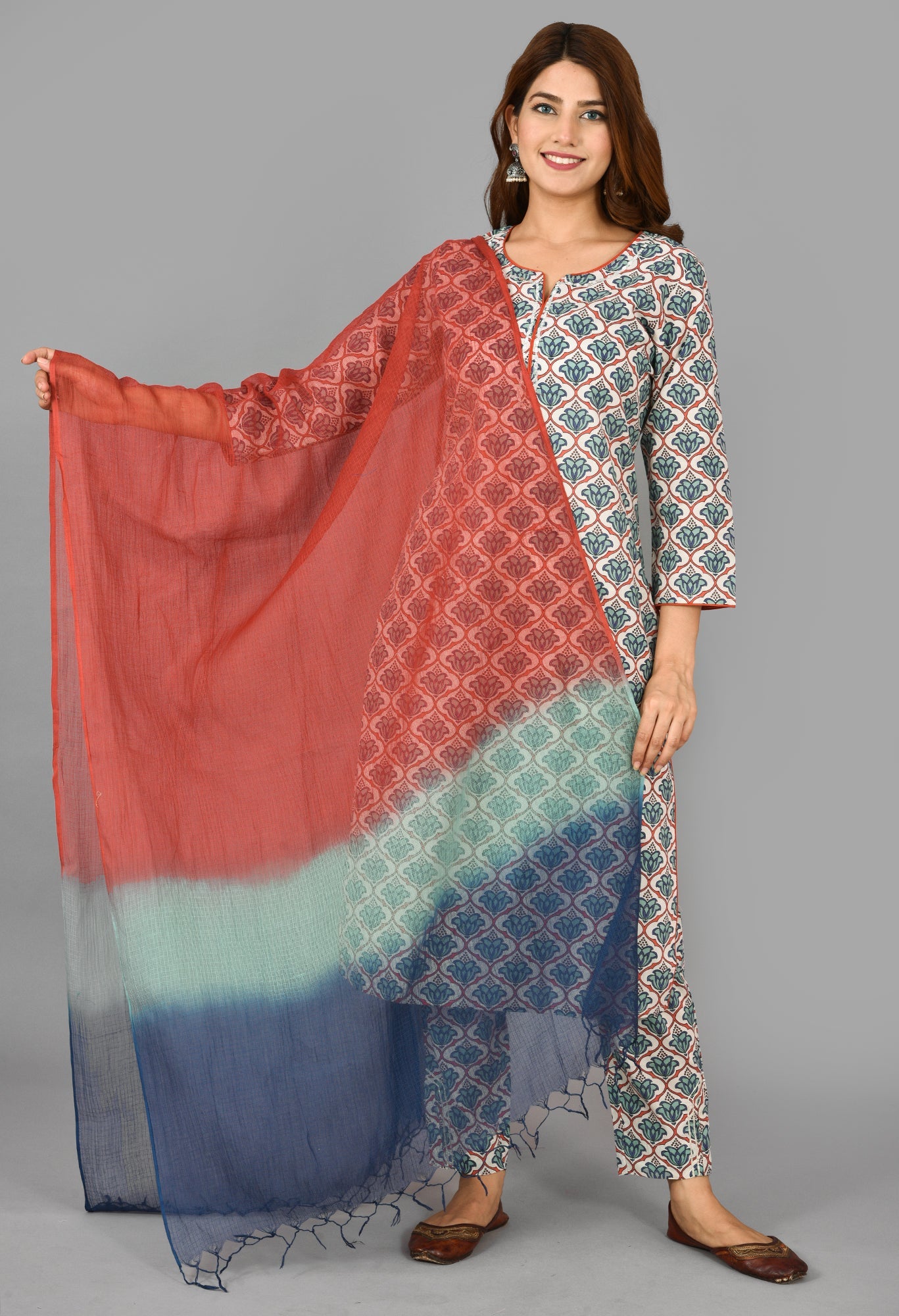 Kaajh Women's Green Floral Printet Cotton Suit Set