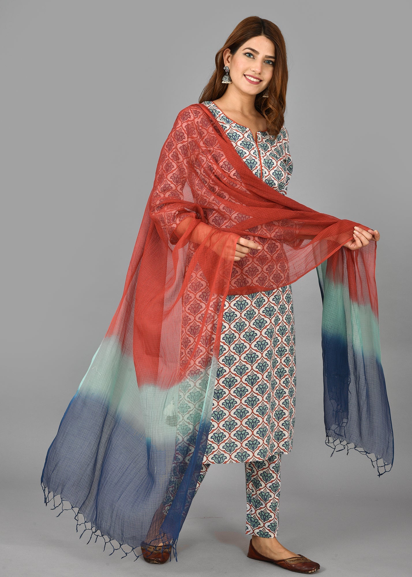 Kaajh Women's Green Floral Printet Cotton Suit Set