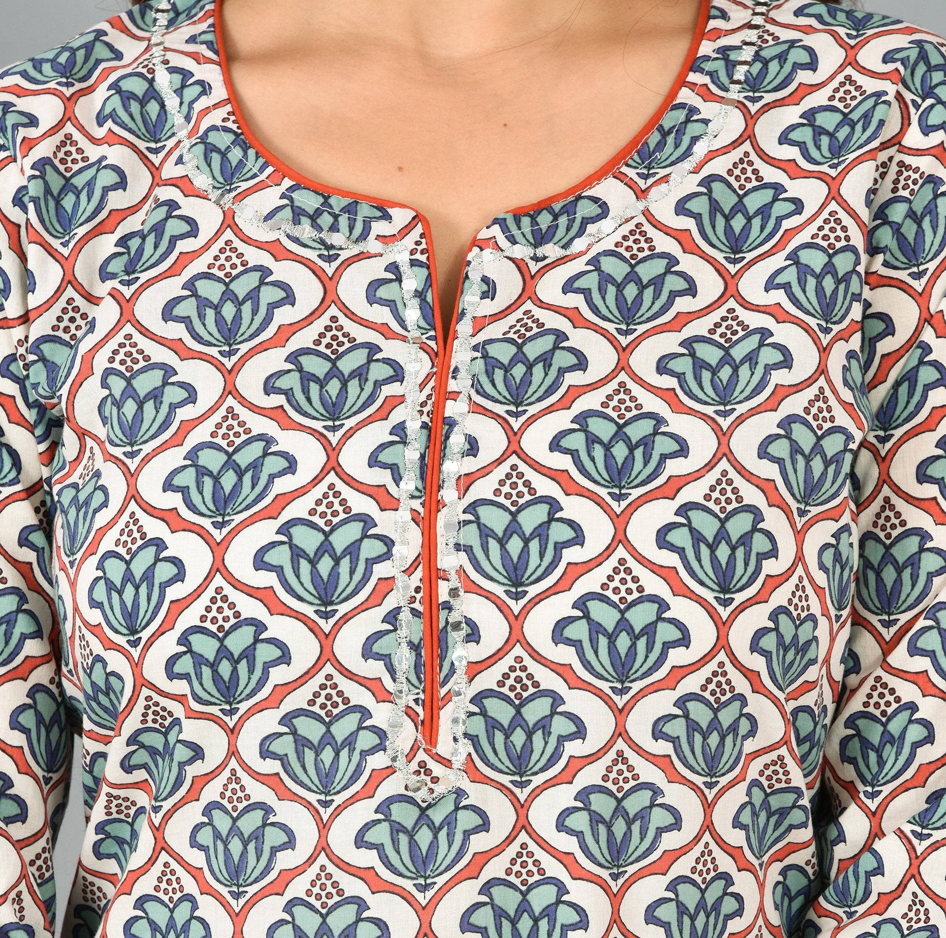 Kaajh Women's Green Floral Printet Cotton Suit Set