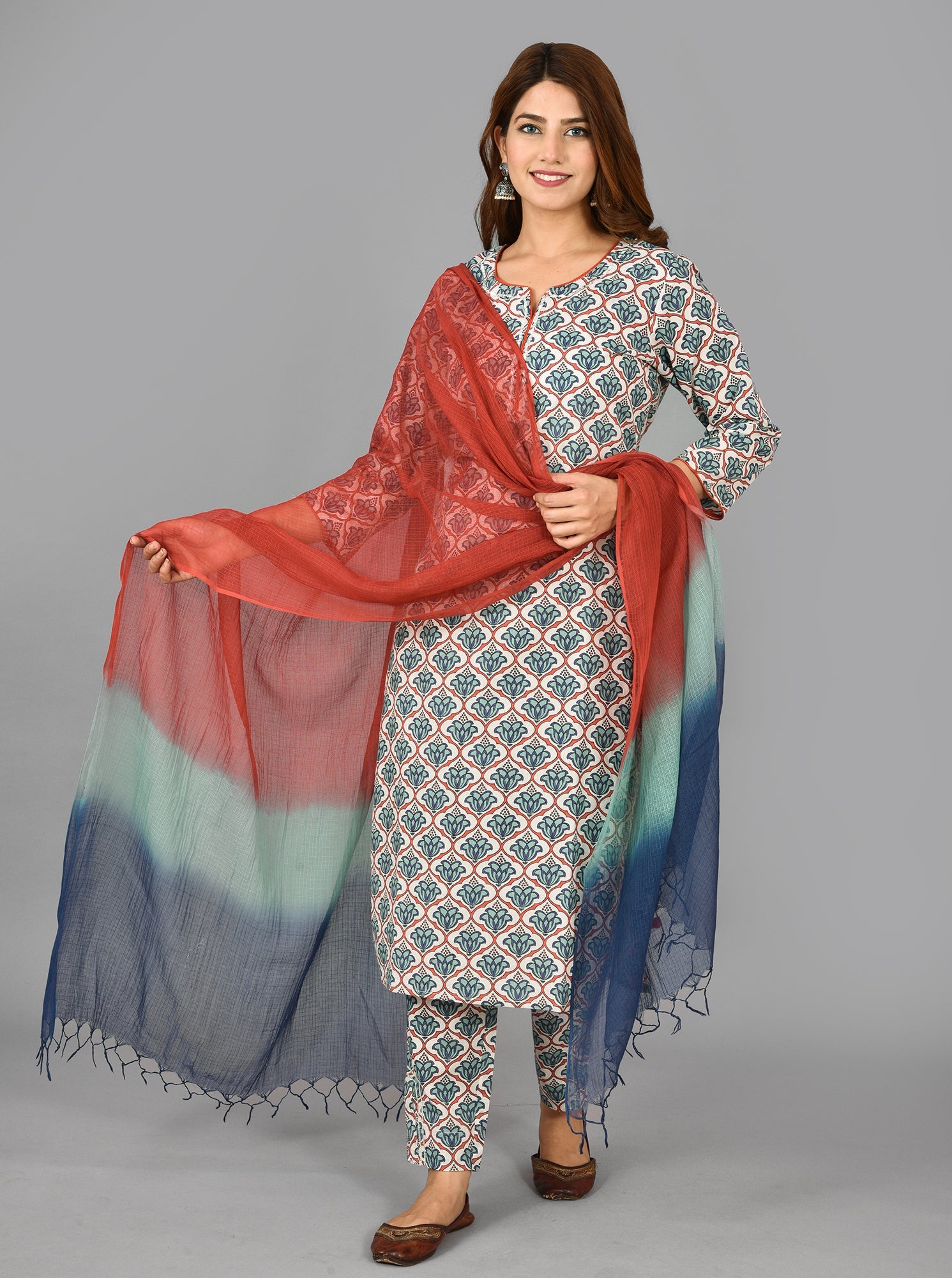 Kaajh Women's Green Floral Printet Cotton Suit Set