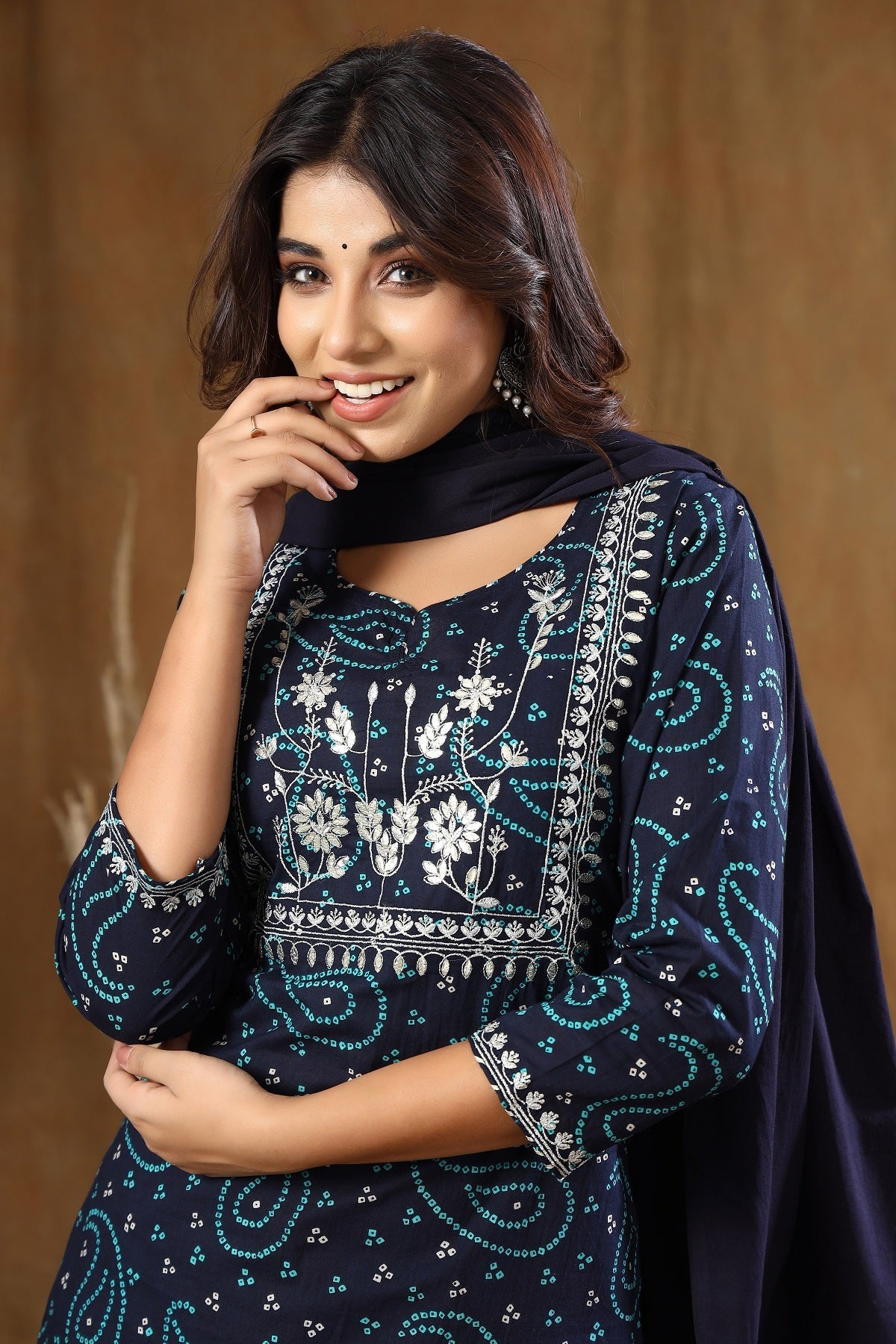 Kaajh Women's Blue Bandhej Embroidery Suit Set