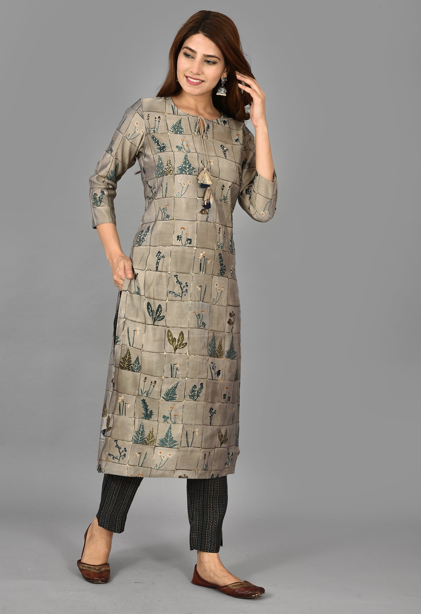 Kaajh Women's Grey Floral Printed Modal Kurta Pant Set