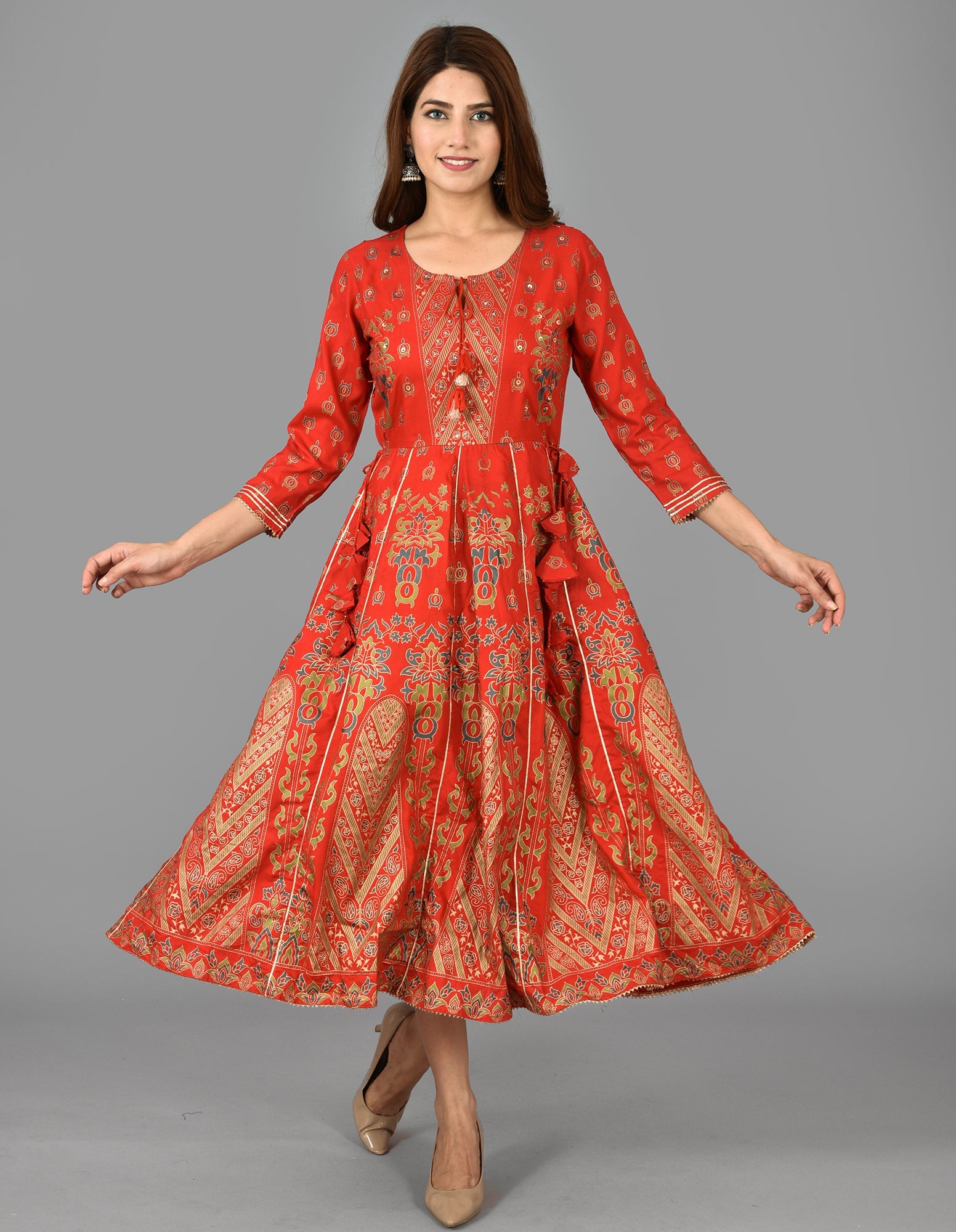 Kaajh Women's Red Gold Print Rayon Kurta