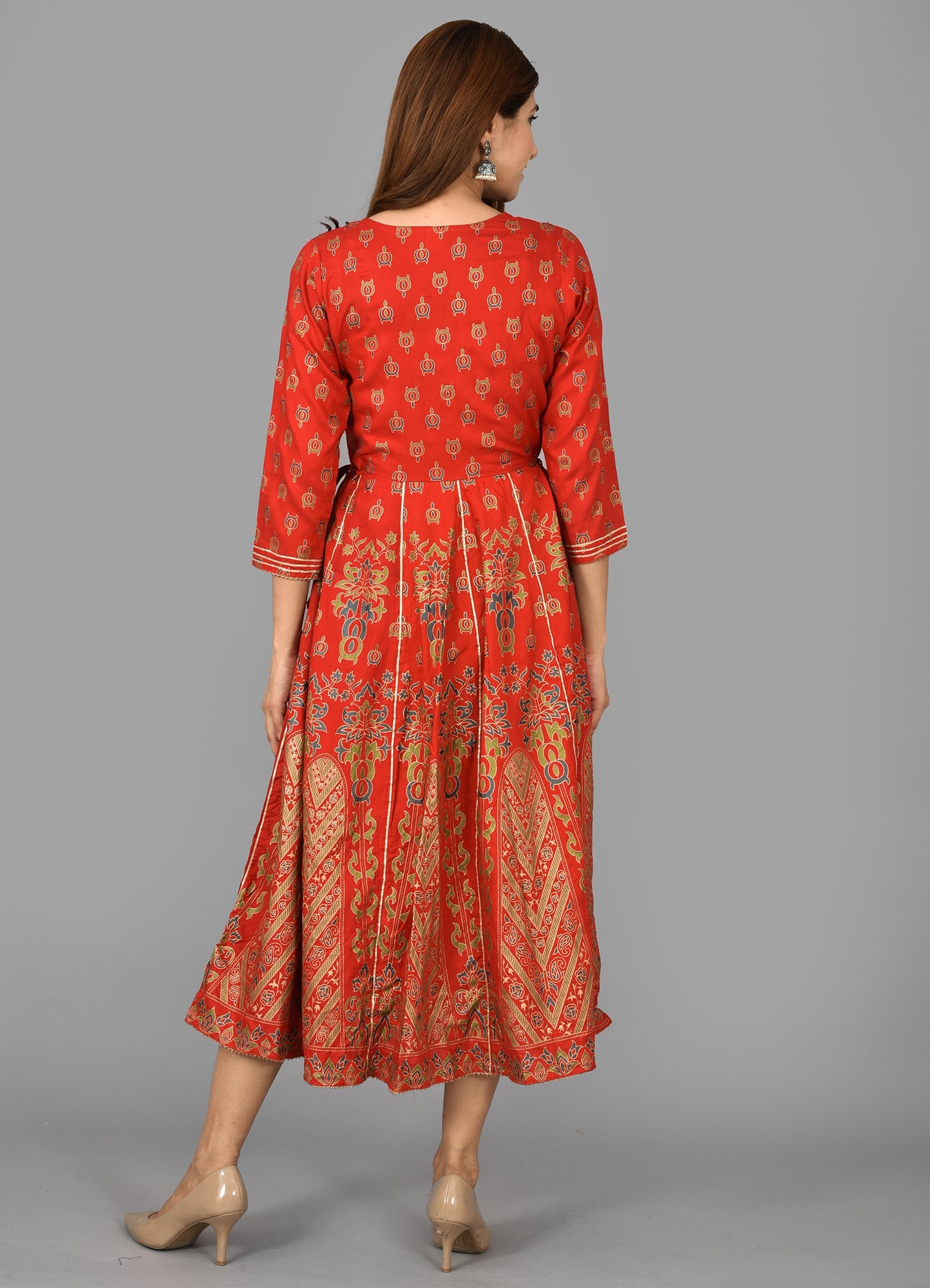 Kaajh Women's Red Gold Print Rayon Kurta